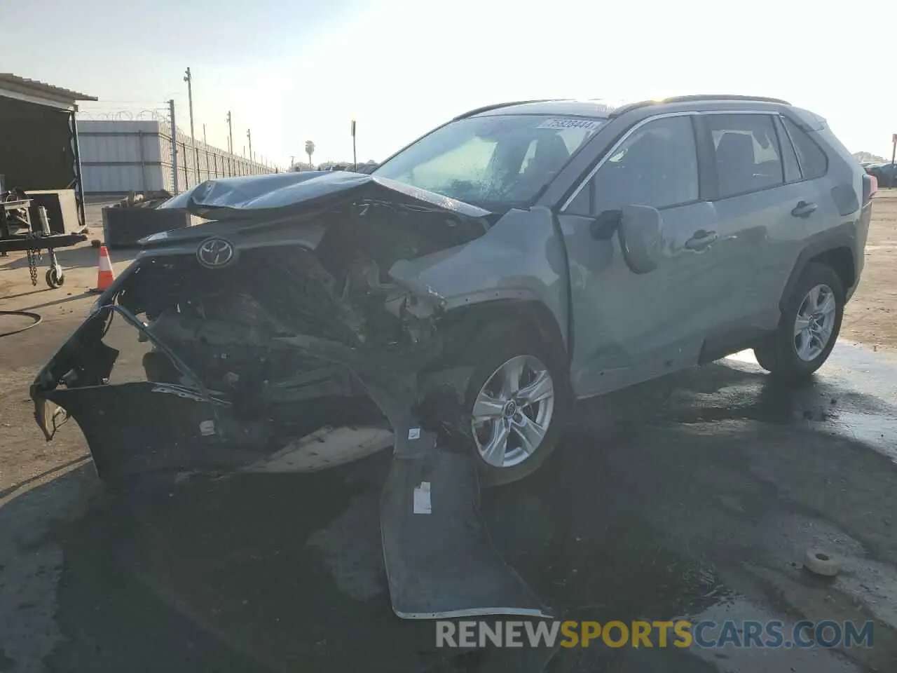 1 Photograph of a damaged car 2T3P1RFV4MW177798 TOYOTA RAV4 2021
