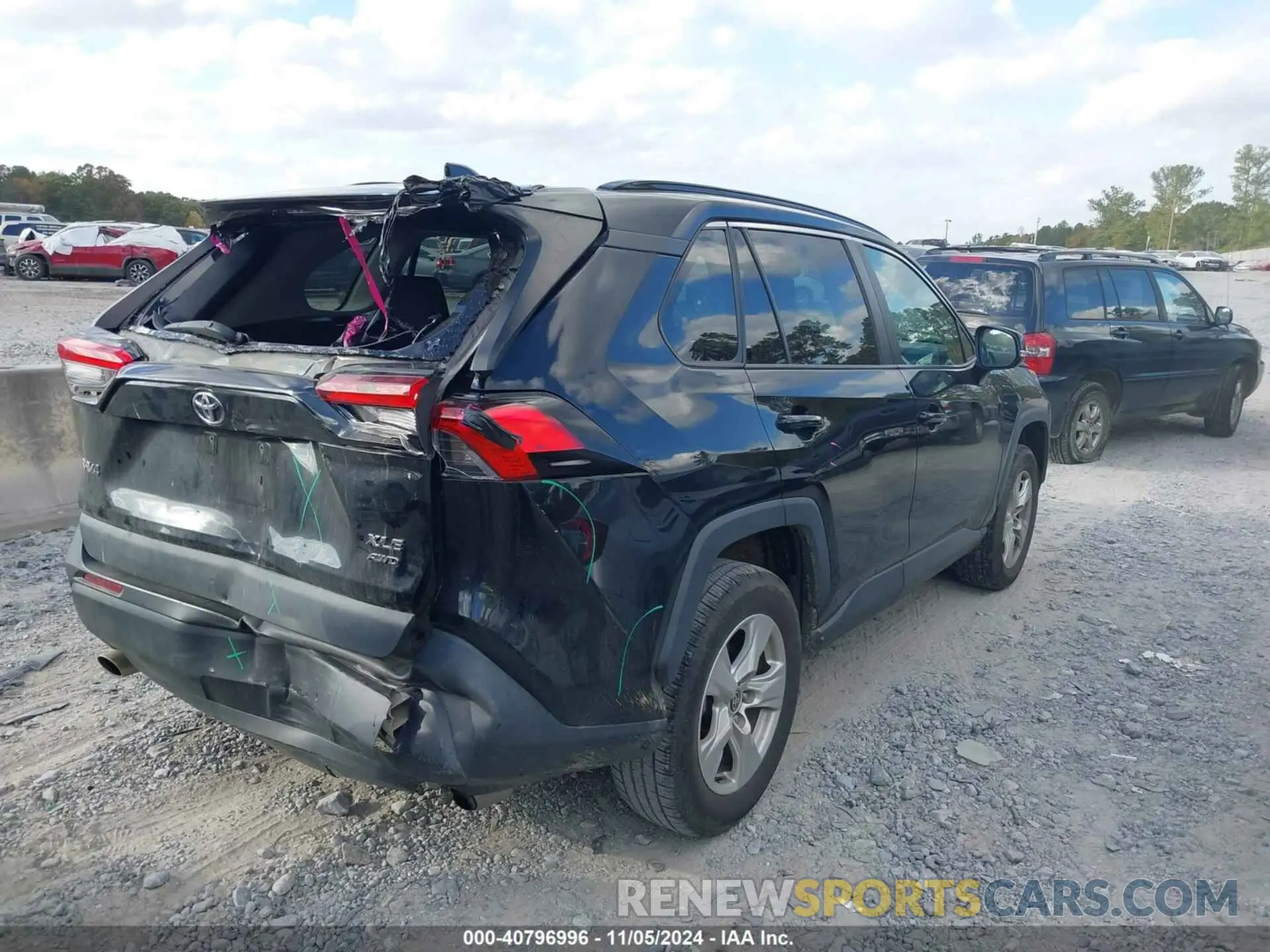 4 Photograph of a damaged car 2T3P1RFV4MW186923 TOYOTA RAV4 2021
