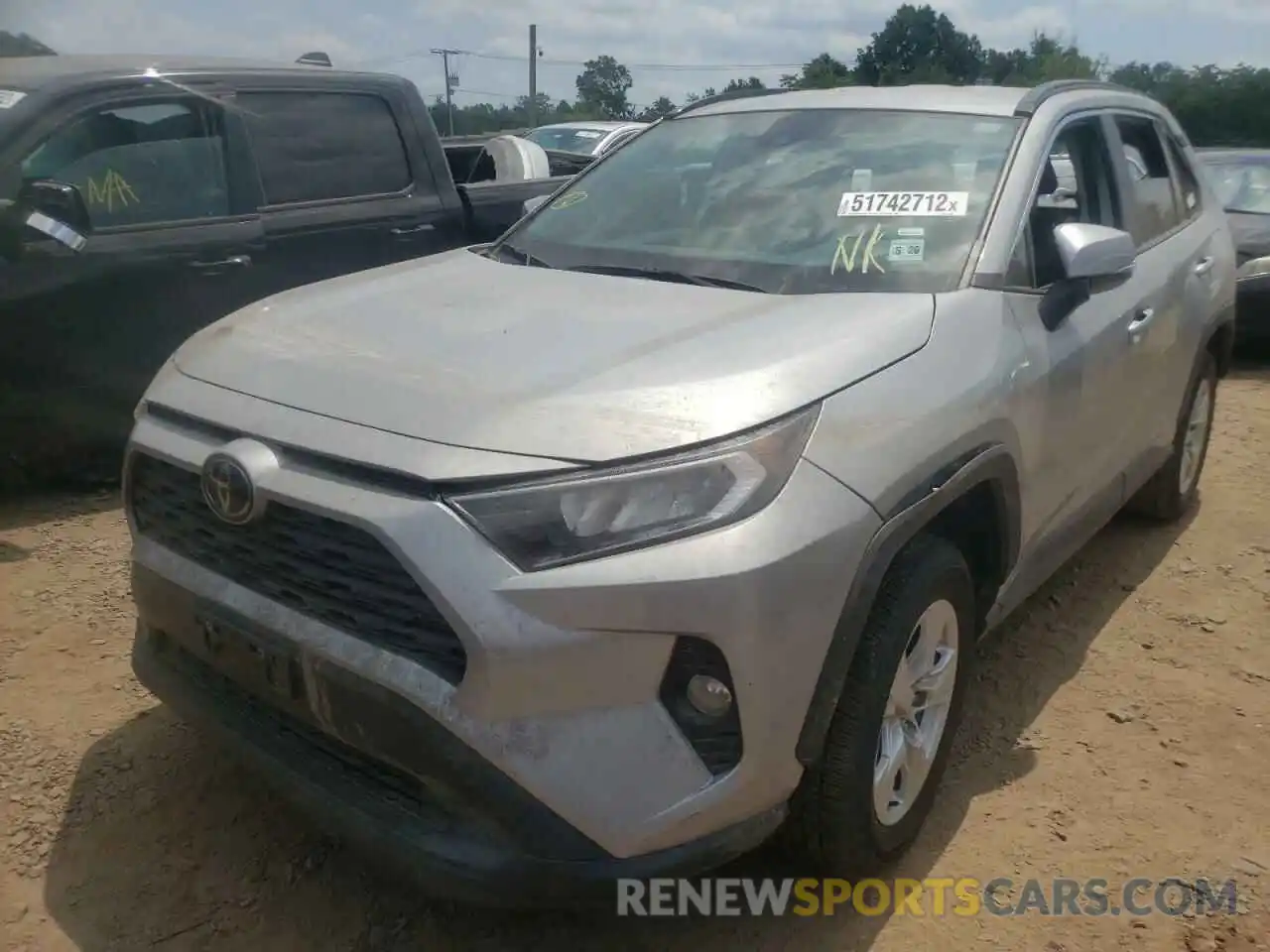 2 Photograph of a damaged car 2T3P1RFV4MW201100 TOYOTA RAV4 2021