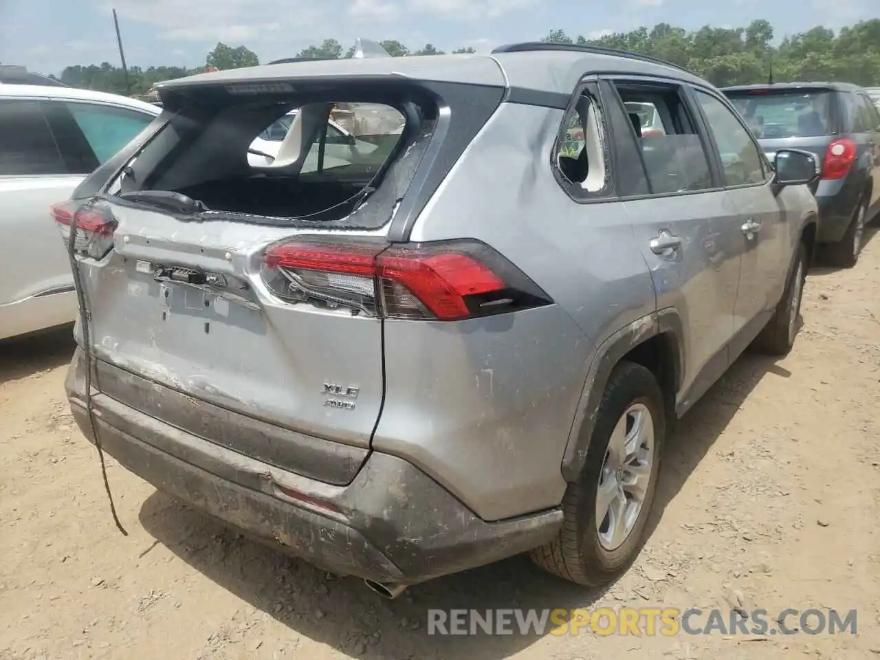 4 Photograph of a damaged car 2T3P1RFV4MW201100 TOYOTA RAV4 2021