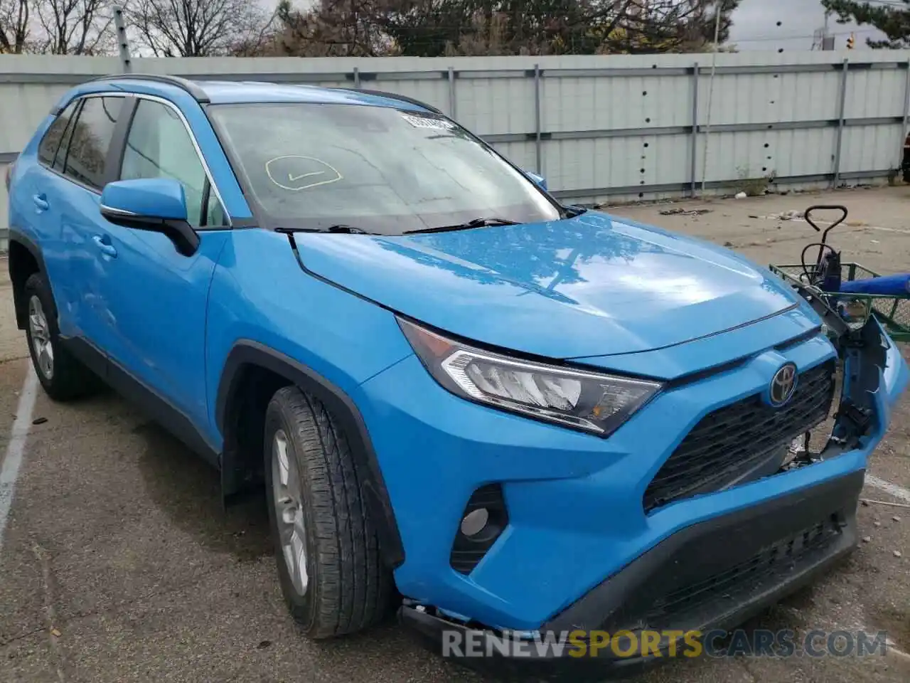 1 Photograph of a damaged car 2T3P1RFV4MW212758 TOYOTA RAV4 2021