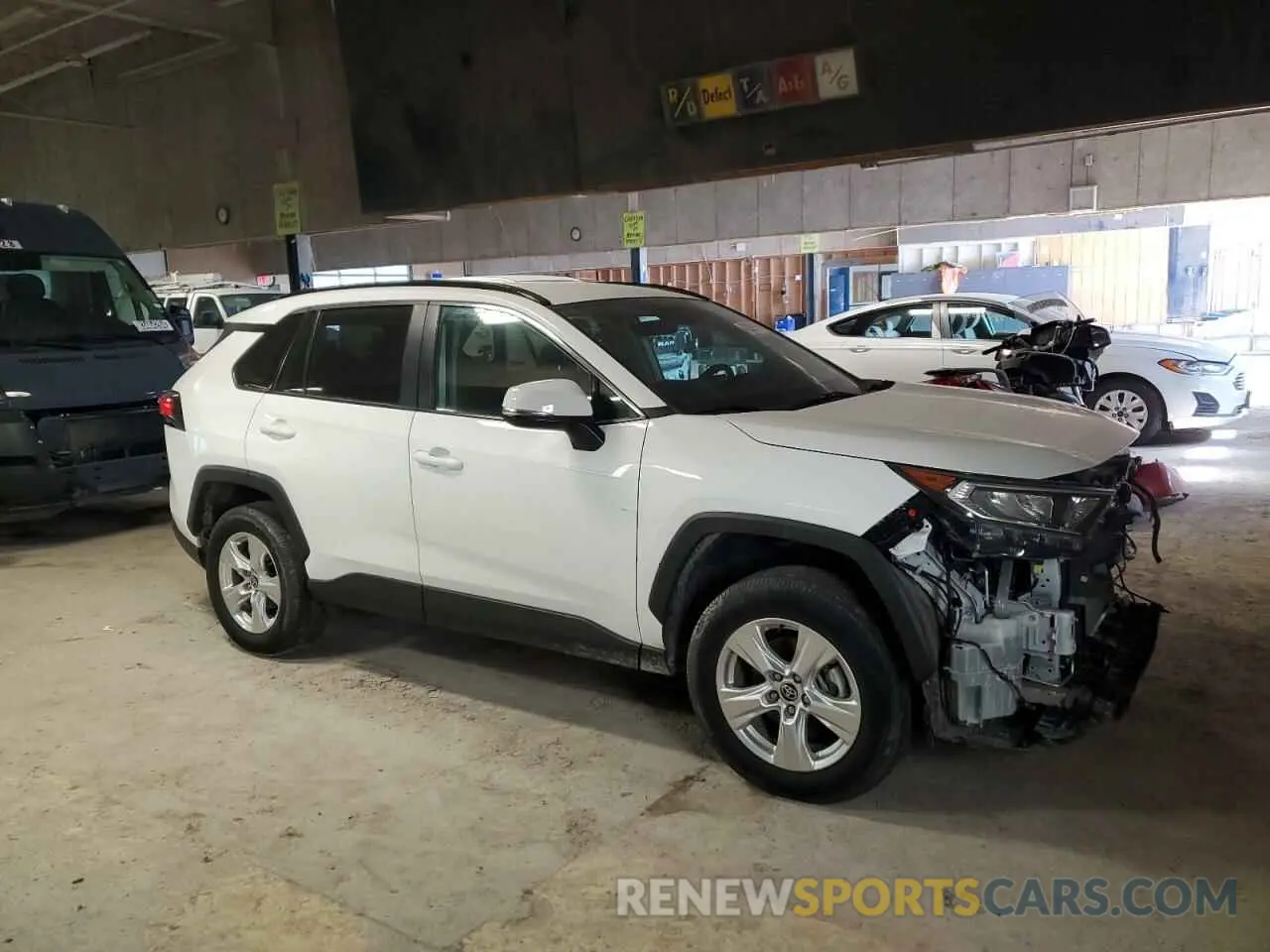 4 Photograph of a damaged car 2T3P1RFV4MW220925 TOYOTA RAV4 2021