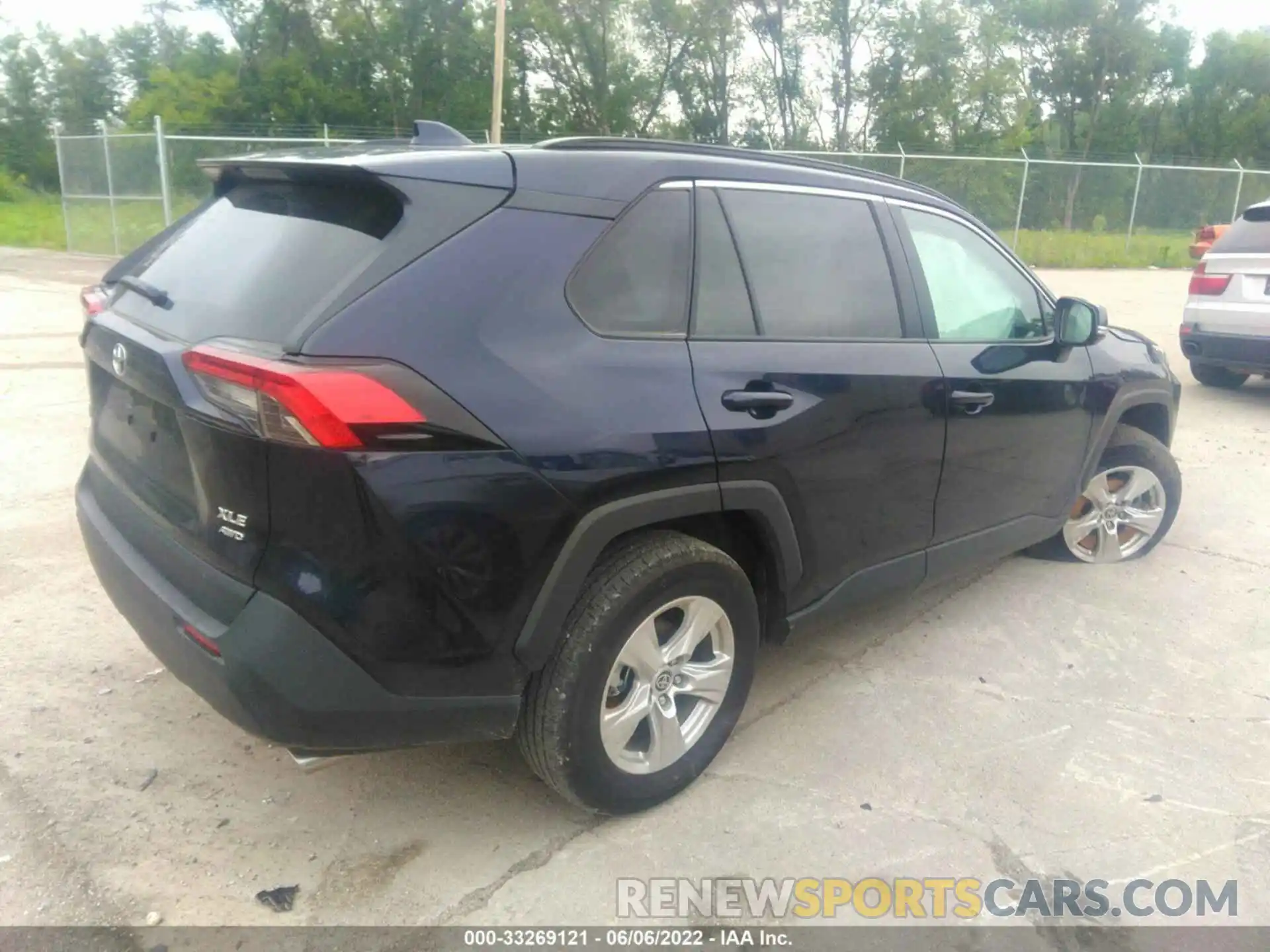 4 Photograph of a damaged car 2T3P1RFV4MW230838 TOYOTA RAV4 2021