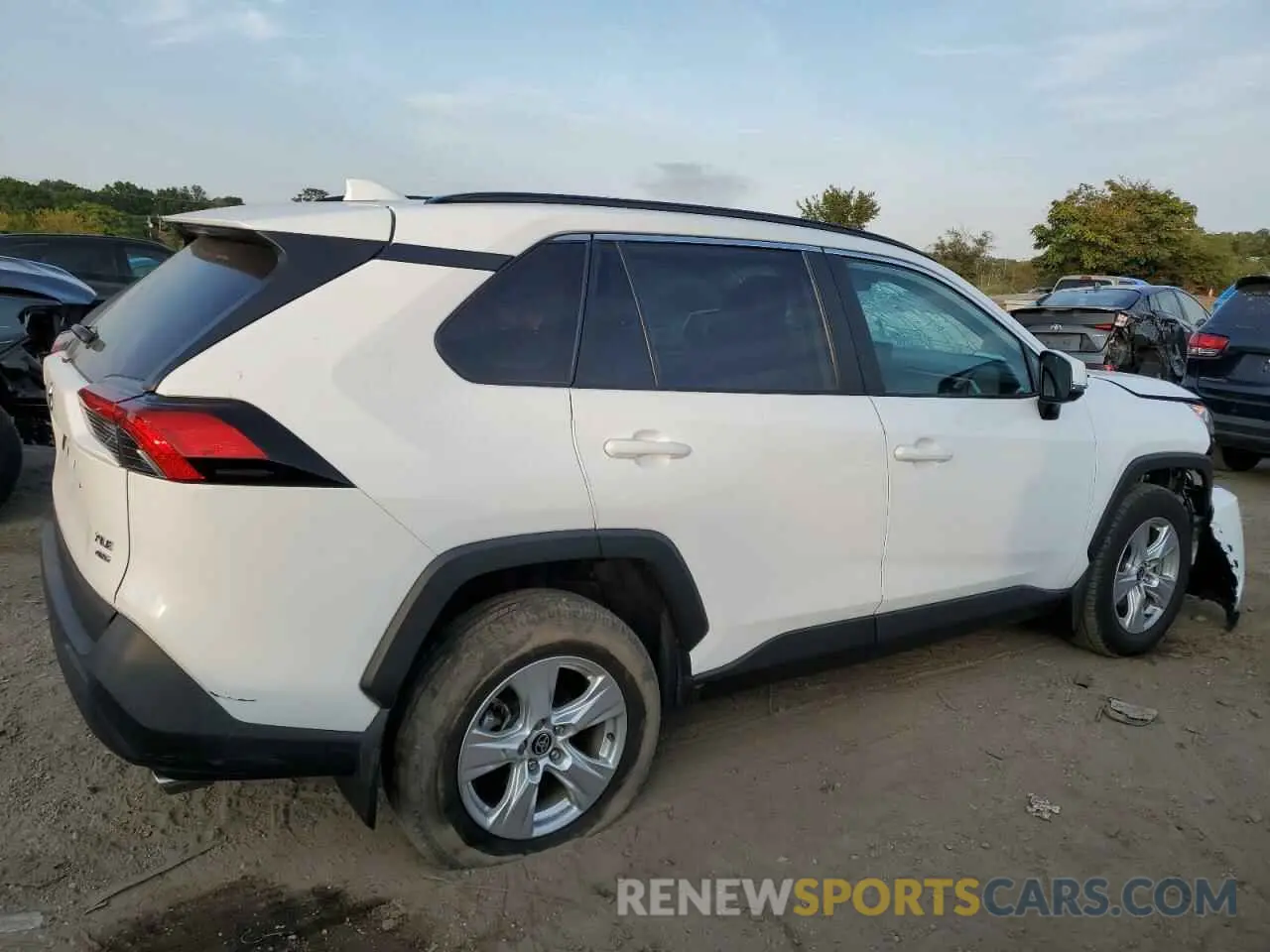 3 Photograph of a damaged car 2T3P1RFV5MC182820 TOYOTA RAV4 2021
