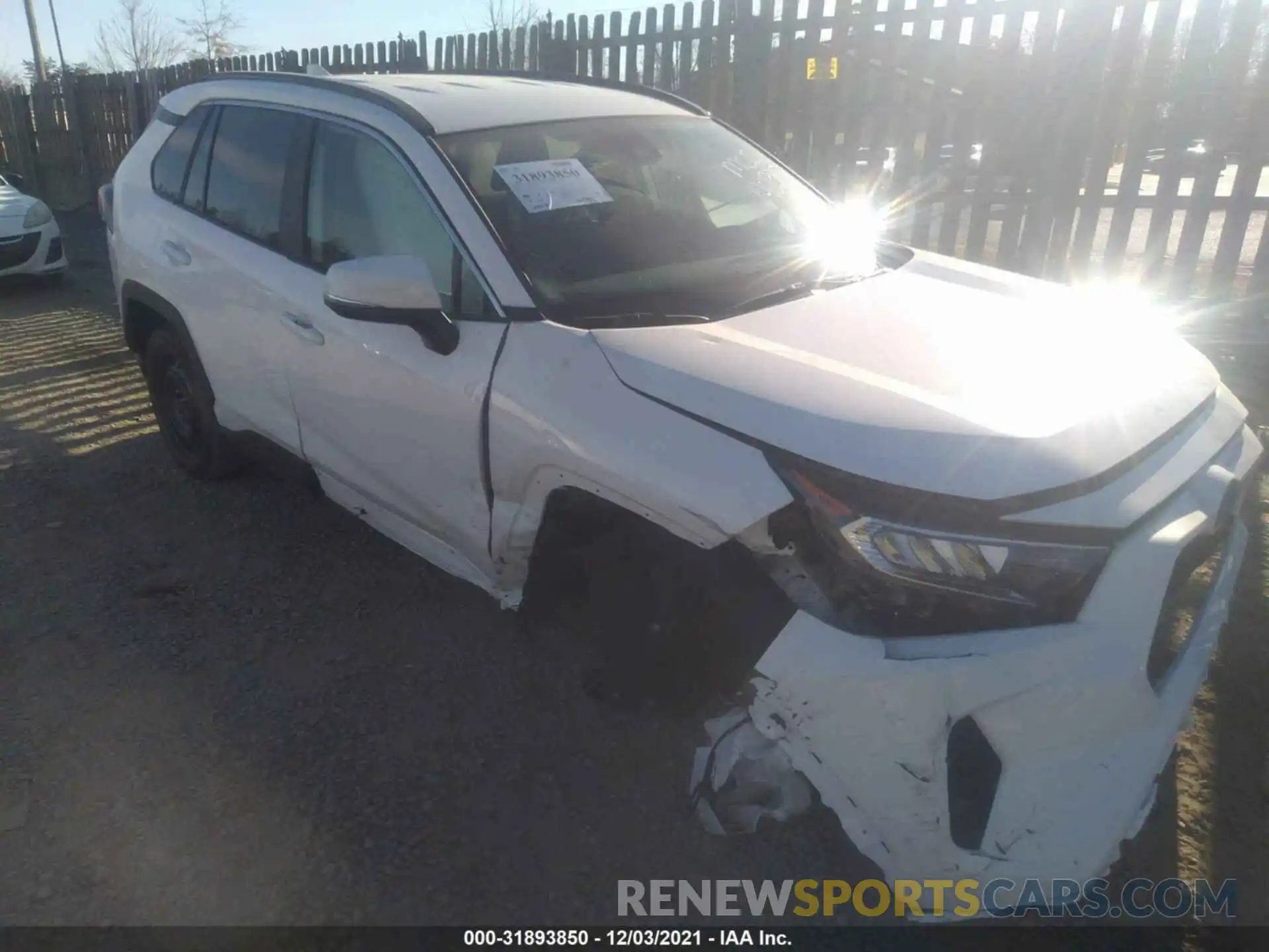 1 Photograph of a damaged car 2T3P1RFV5MC190318 TOYOTA RAV4 2021