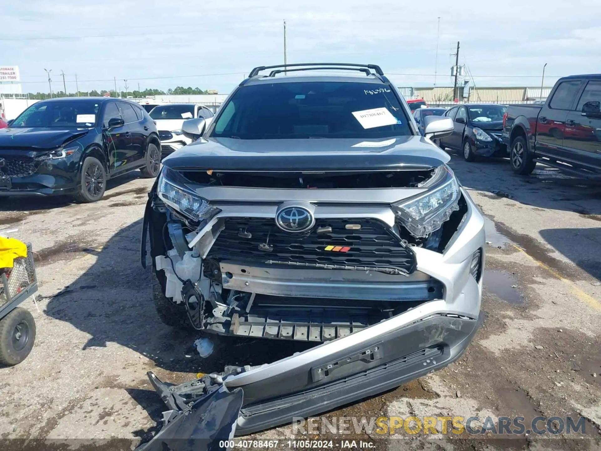 12 Photograph of a damaged car 2T3P1RFV5MC199438 TOYOTA RAV4 2021