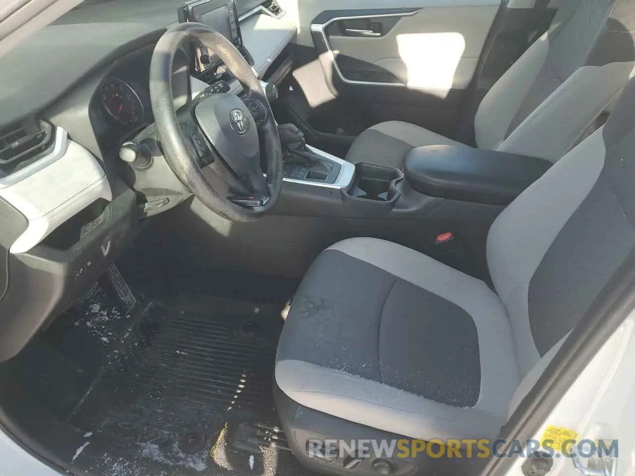 7 Photograph of a damaged car 2T3P1RFV5MC239436 TOYOTA RAV4 2021