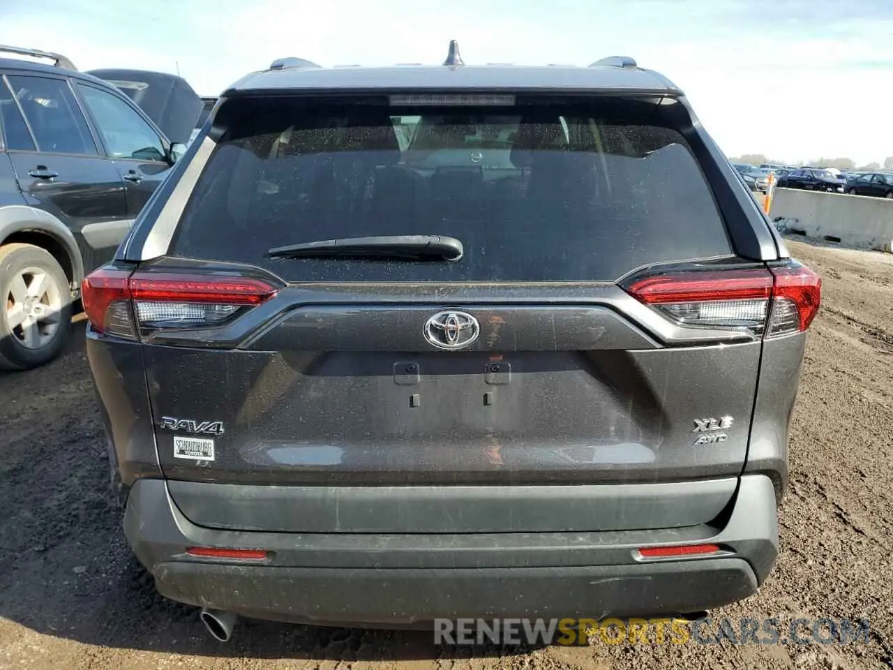 6 Photograph of a damaged car 2T3P1RFV5MC241610 TOYOTA RAV4 2021