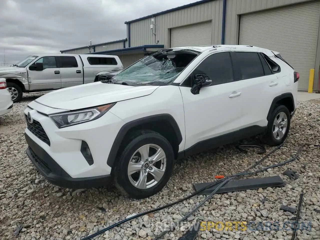 1 Photograph of a damaged car 2T3P1RFV5MC245429 TOYOTA RAV4 2021
