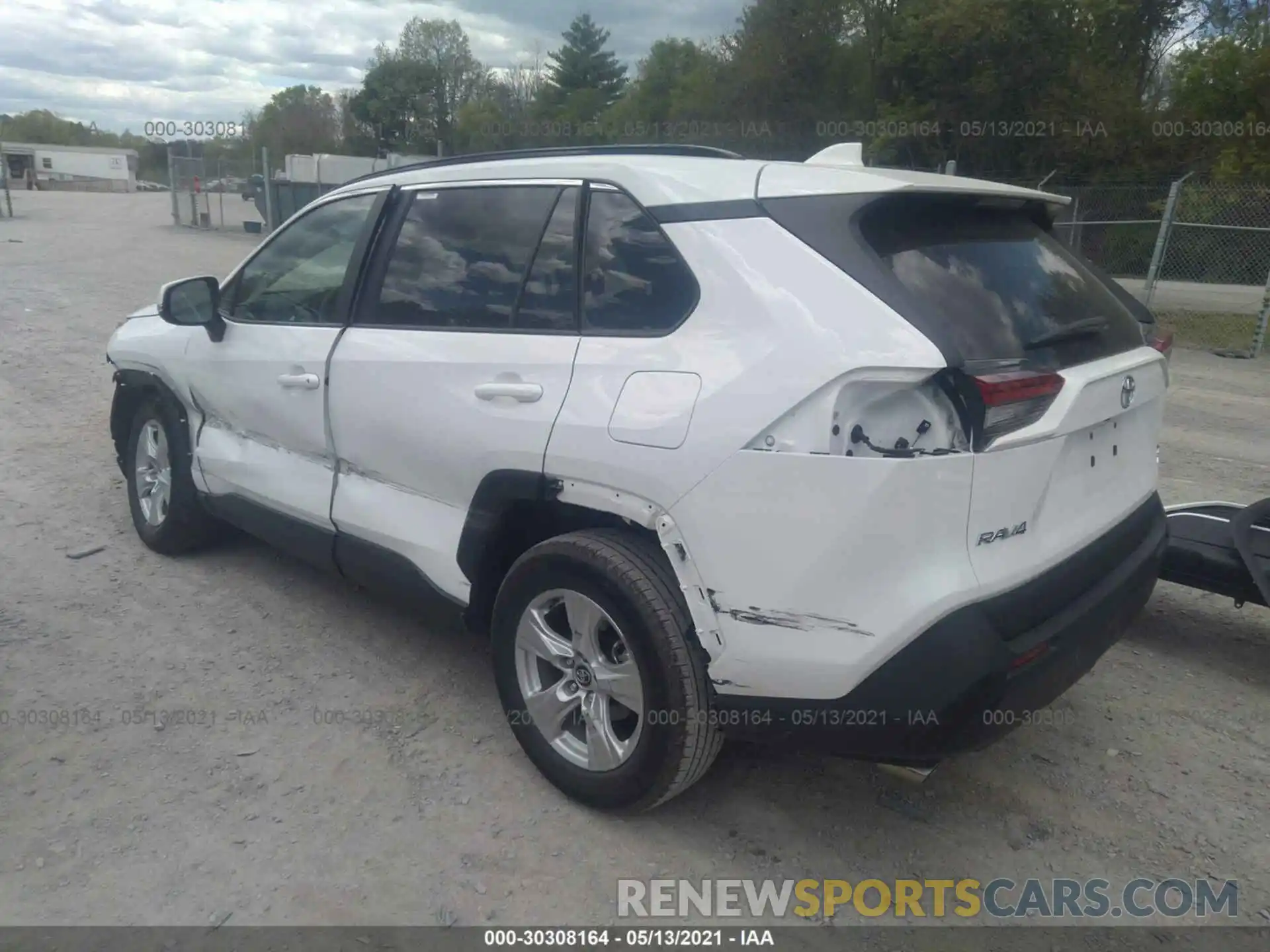 3 Photograph of a damaged car 2T3P1RFV5MW142722 TOYOTA RAV4 2021