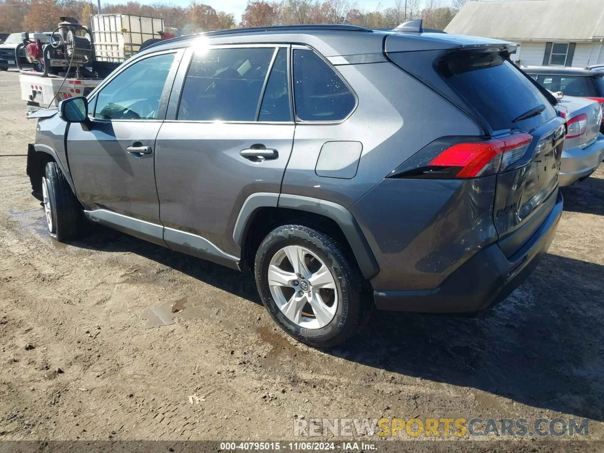 3 Photograph of a damaged car 2T3P1RFV5MW143255 TOYOTA RAV4 2021