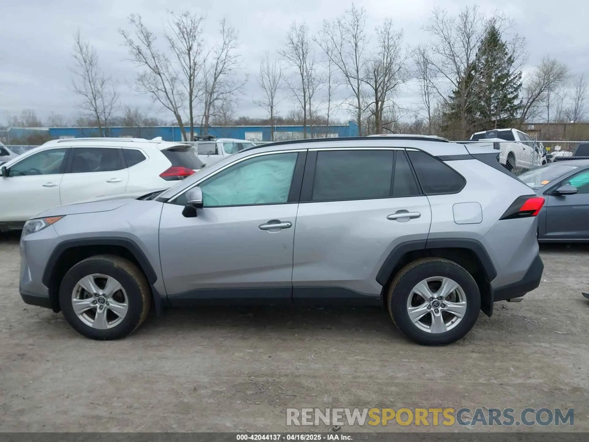 14 Photograph of a damaged car 2T3P1RFV5MW143532 TOYOTA RAV4 2021