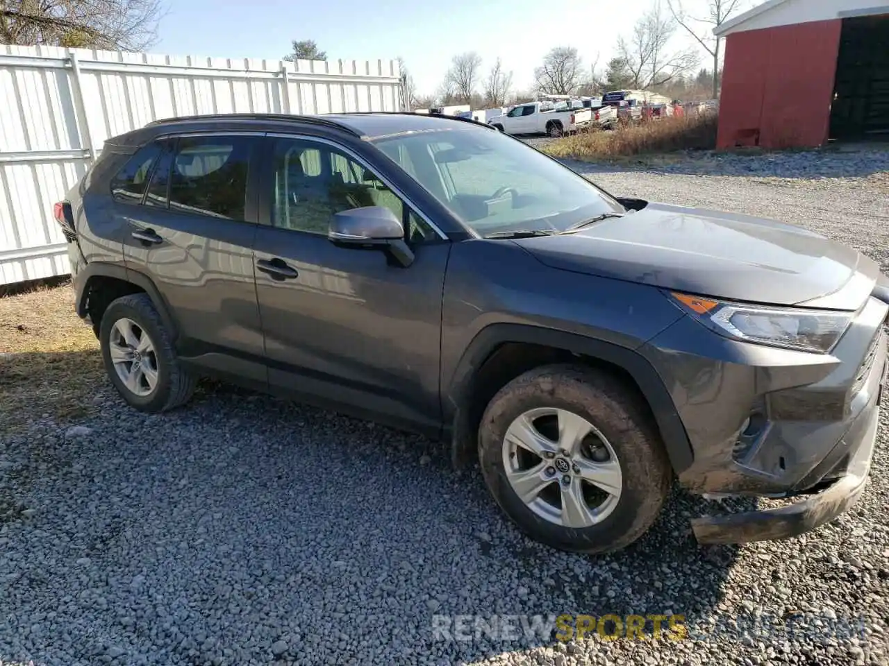 4 Photograph of a damaged car 2T3P1RFV5MW148150 TOYOTA RAV4 2021