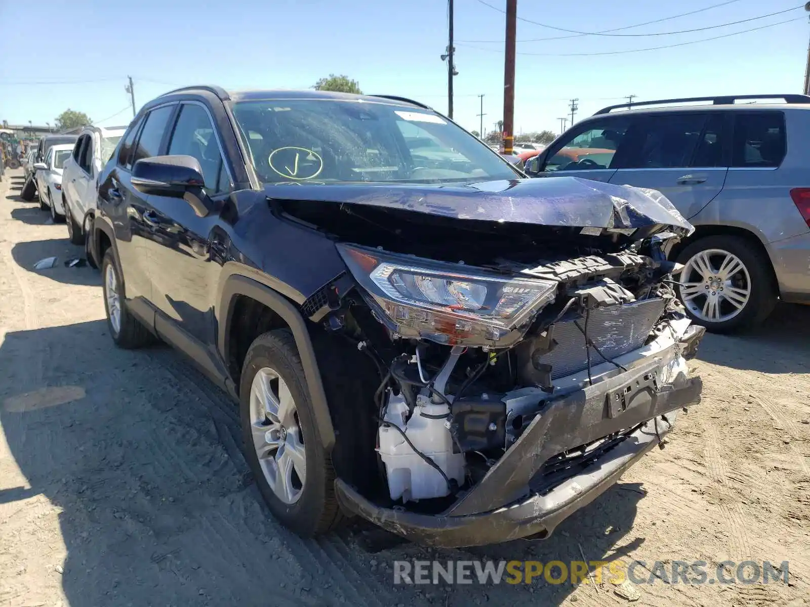 1 Photograph of a damaged car 2T3P1RFV5MW160086 TOYOTA RAV4 2021