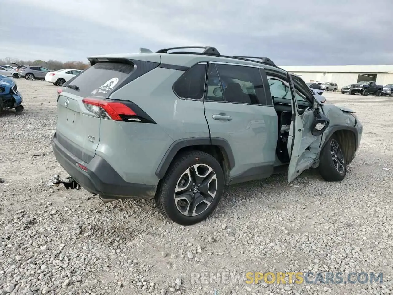 3 Photograph of a damaged car 2T3P1RFV5MW172268 TOYOTA RAV4 2021