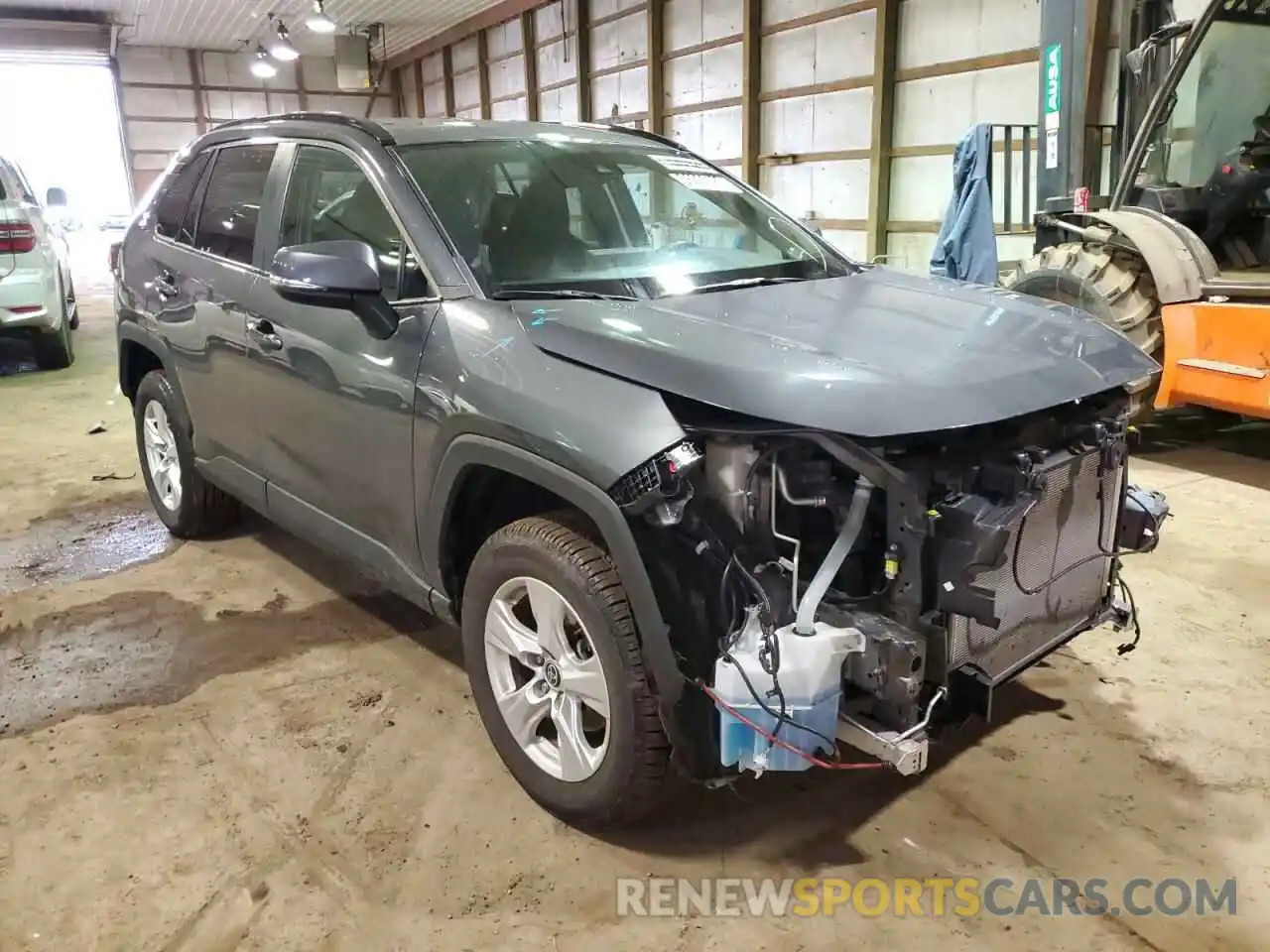 4 Photograph of a damaged car 2T3P1RFV5MW180063 TOYOTA RAV4 2021