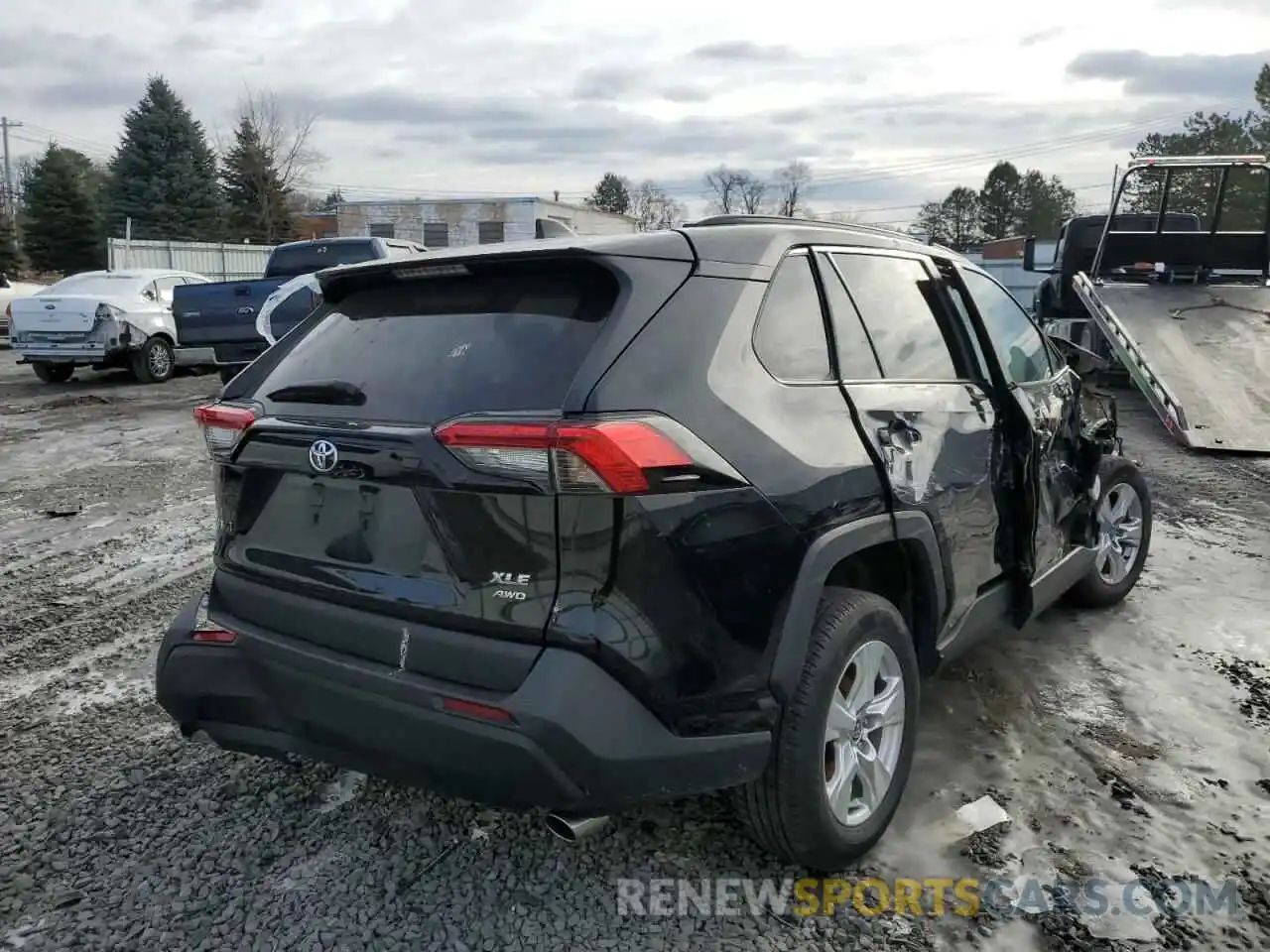 3 Photograph of a damaged car 2T3P1RFV5MW181343 TOYOTA RAV4 2021