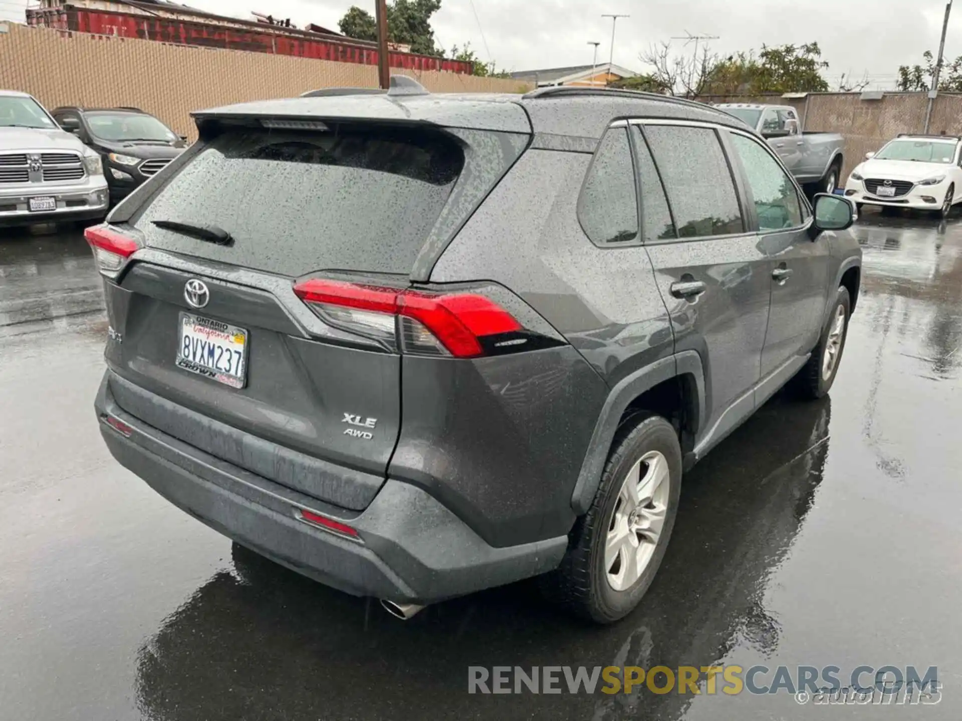 4 Photograph of a damaged car 2T3P1RFV5MW187109 TOYOTA RAV4 2021