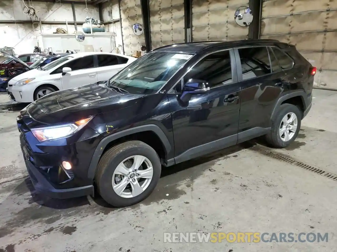 1 Photograph of a damaged car 2T3P1RFV5MW192651 TOYOTA RAV4 2021