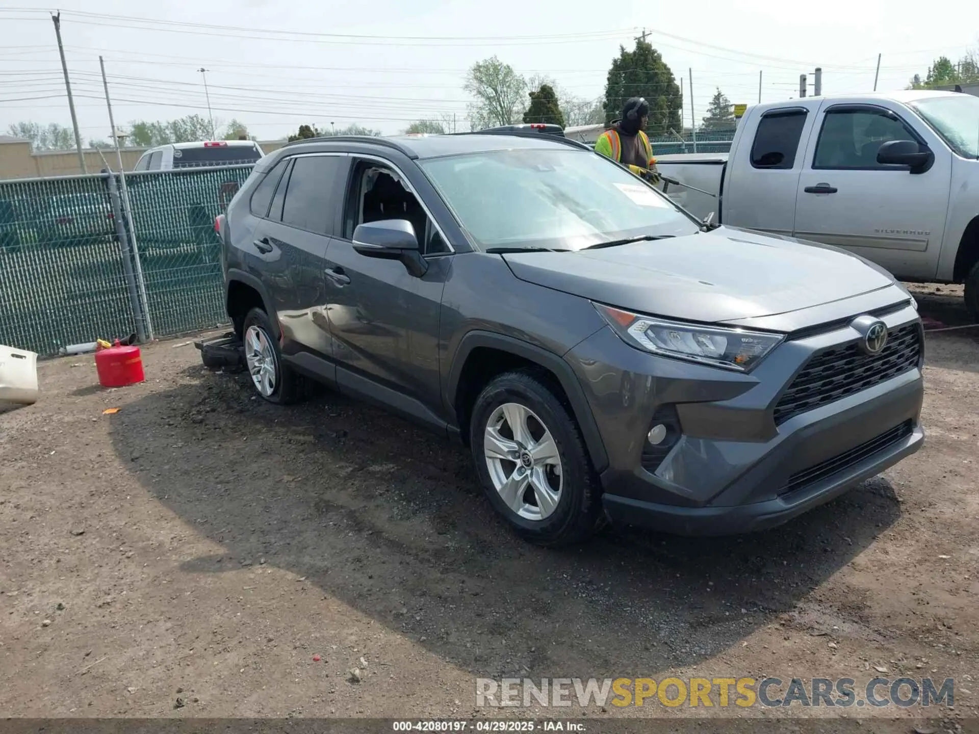 1 Photograph of a damaged car 2T3P1RFV5MW206807 TOYOTA RAV4 2021