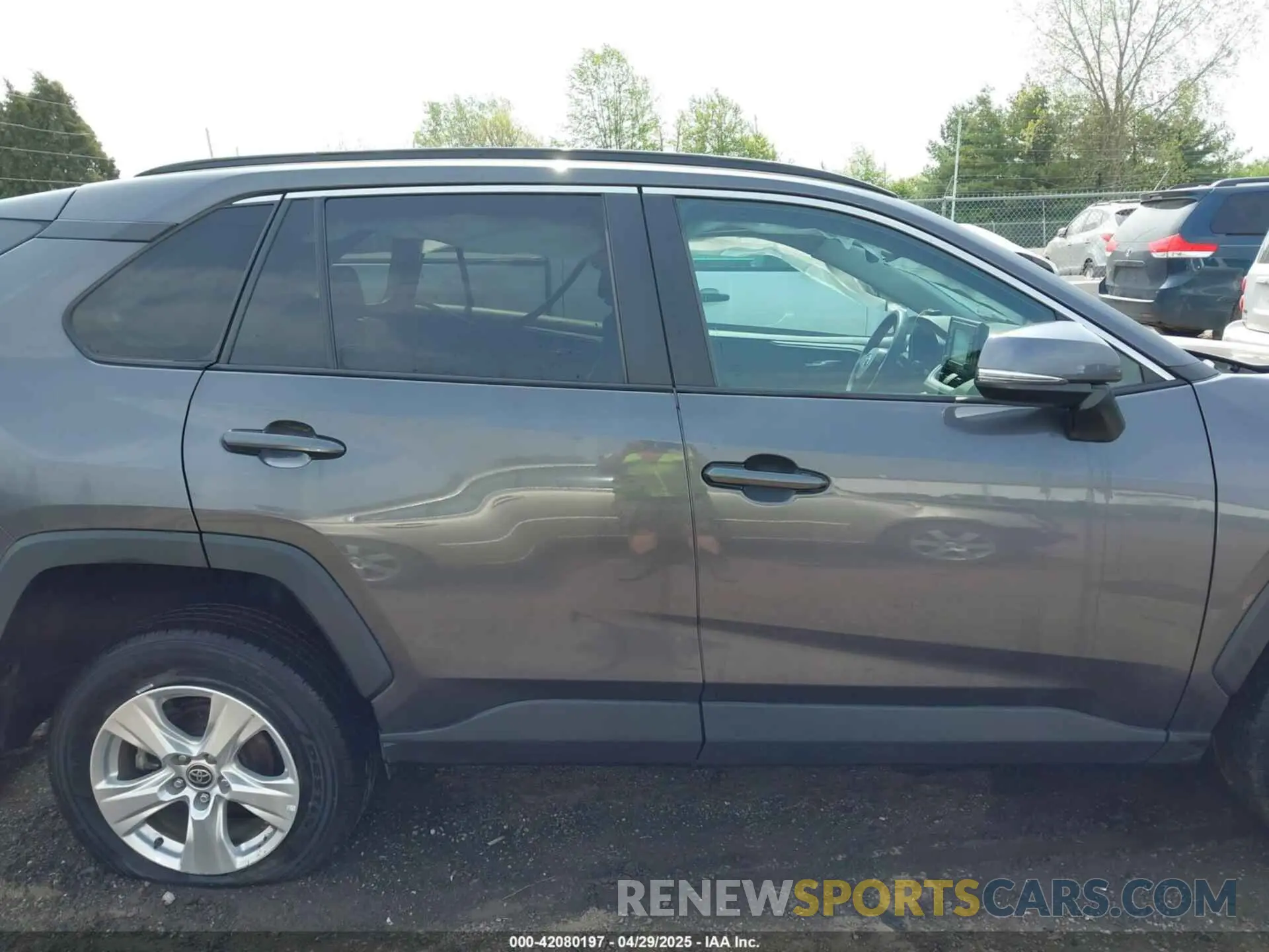 14 Photograph of a damaged car 2T3P1RFV5MW206807 TOYOTA RAV4 2021