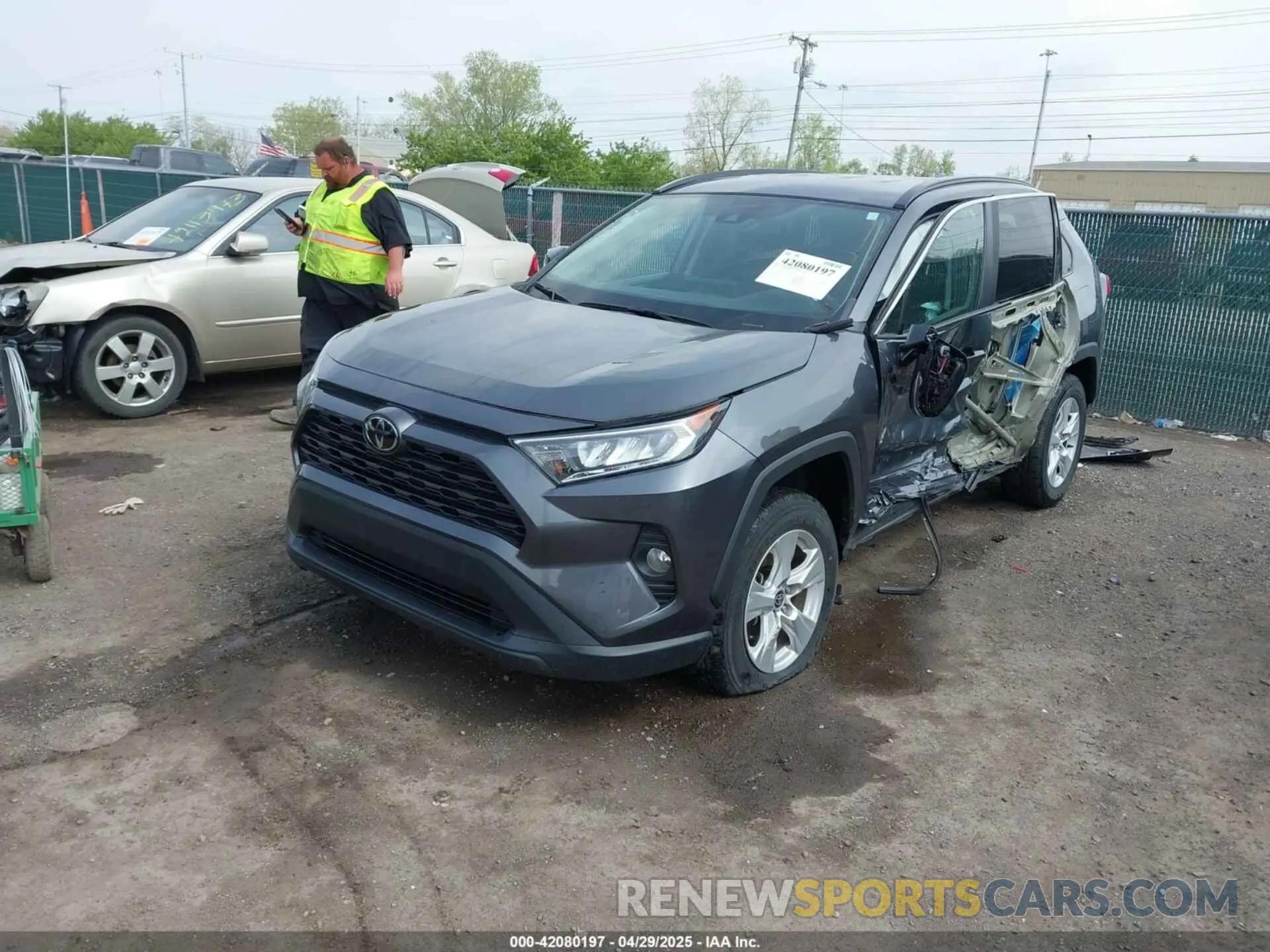 2 Photograph of a damaged car 2T3P1RFV5MW206807 TOYOTA RAV4 2021