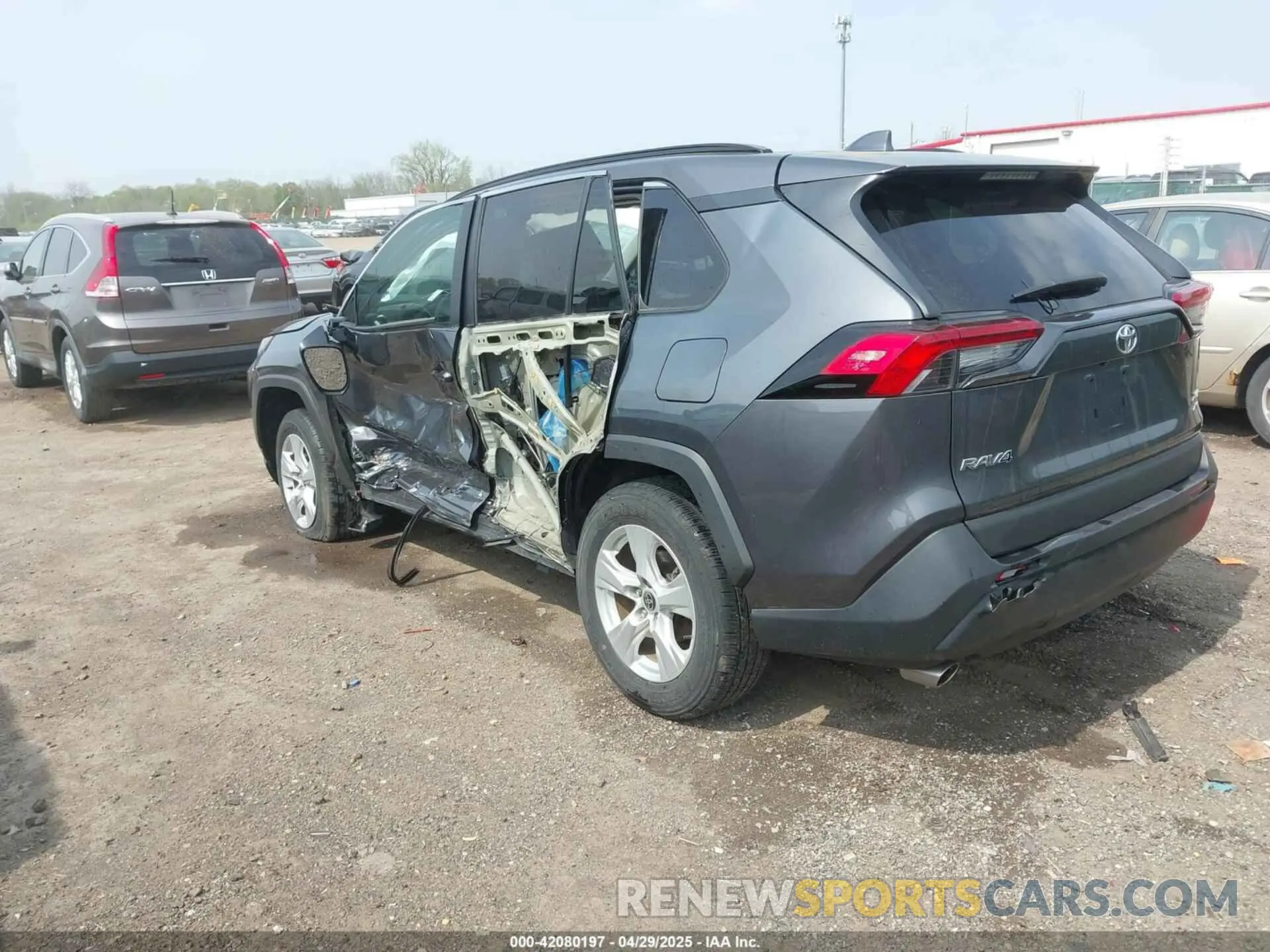 3 Photograph of a damaged car 2T3P1RFV5MW206807 TOYOTA RAV4 2021