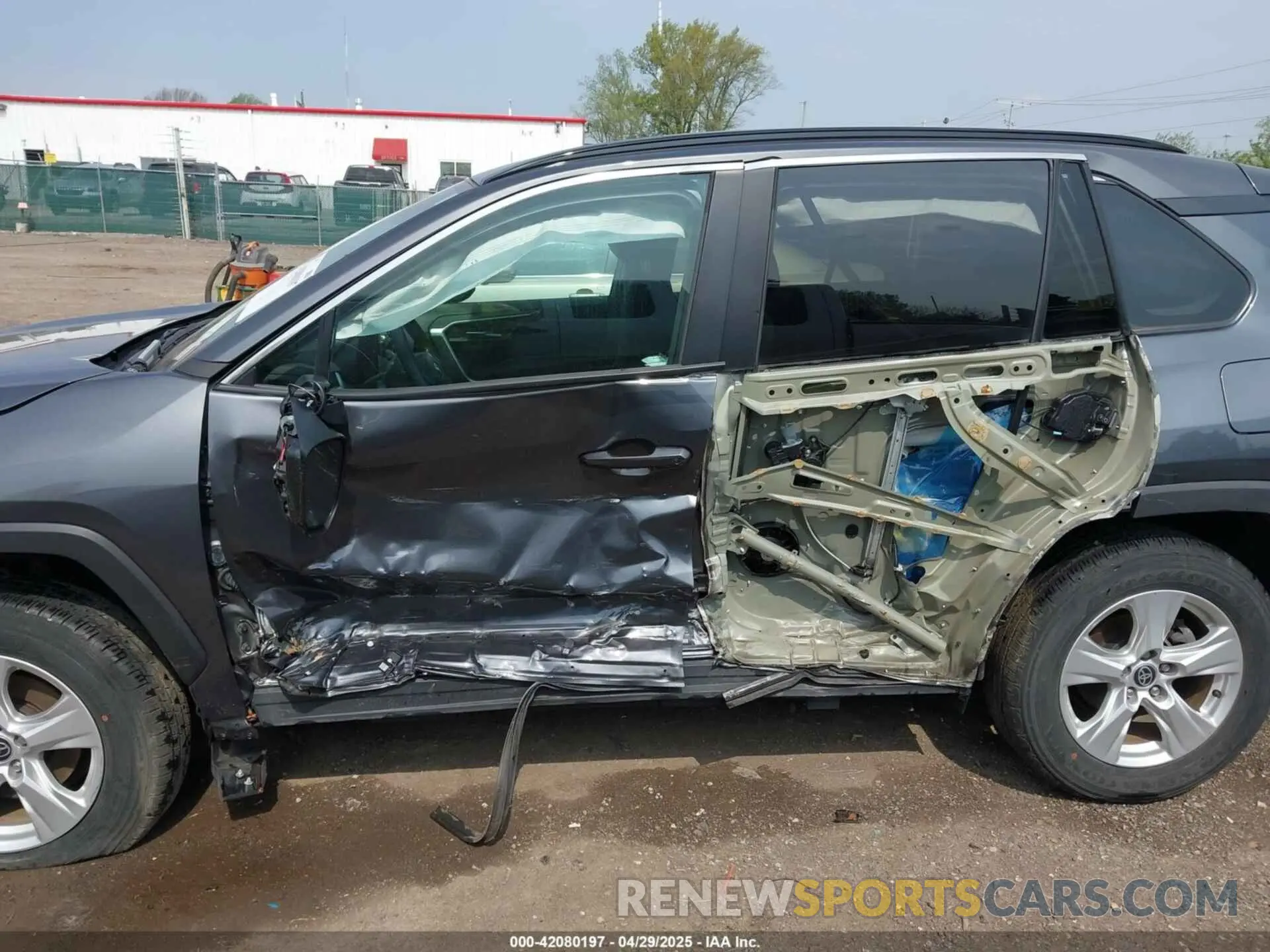 6 Photograph of a damaged car 2T3P1RFV5MW206807 TOYOTA RAV4 2021