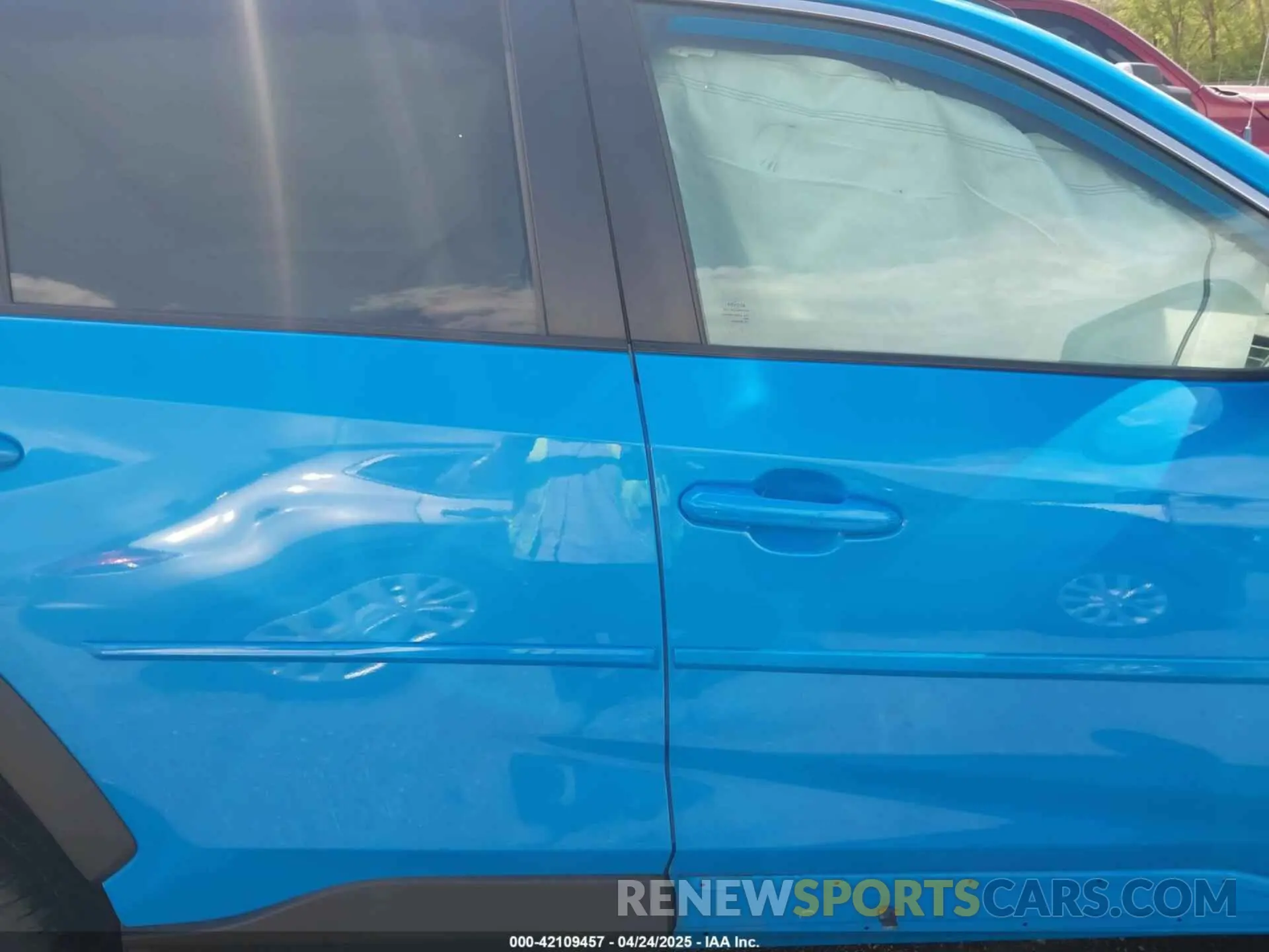 13 Photograph of a damaged car 2T3P1RFV5MW208427 TOYOTA RAV4 2021