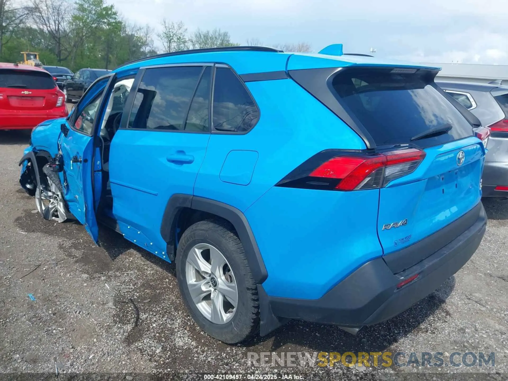 3 Photograph of a damaged car 2T3P1RFV5MW208427 TOYOTA RAV4 2021