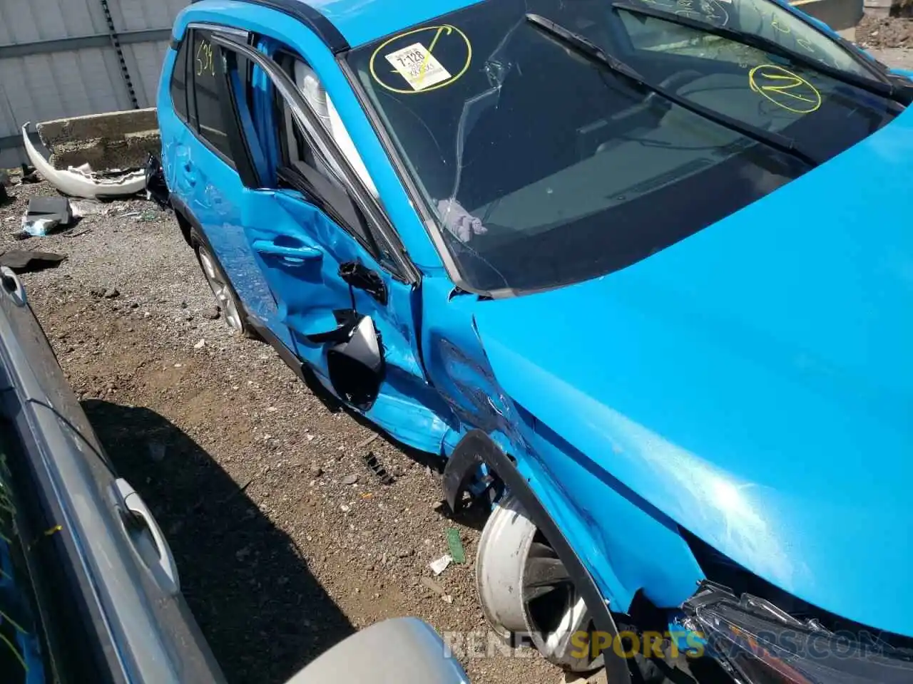 9 Photograph of a damaged car 2T3P1RFV5MW212011 TOYOTA RAV4 2021