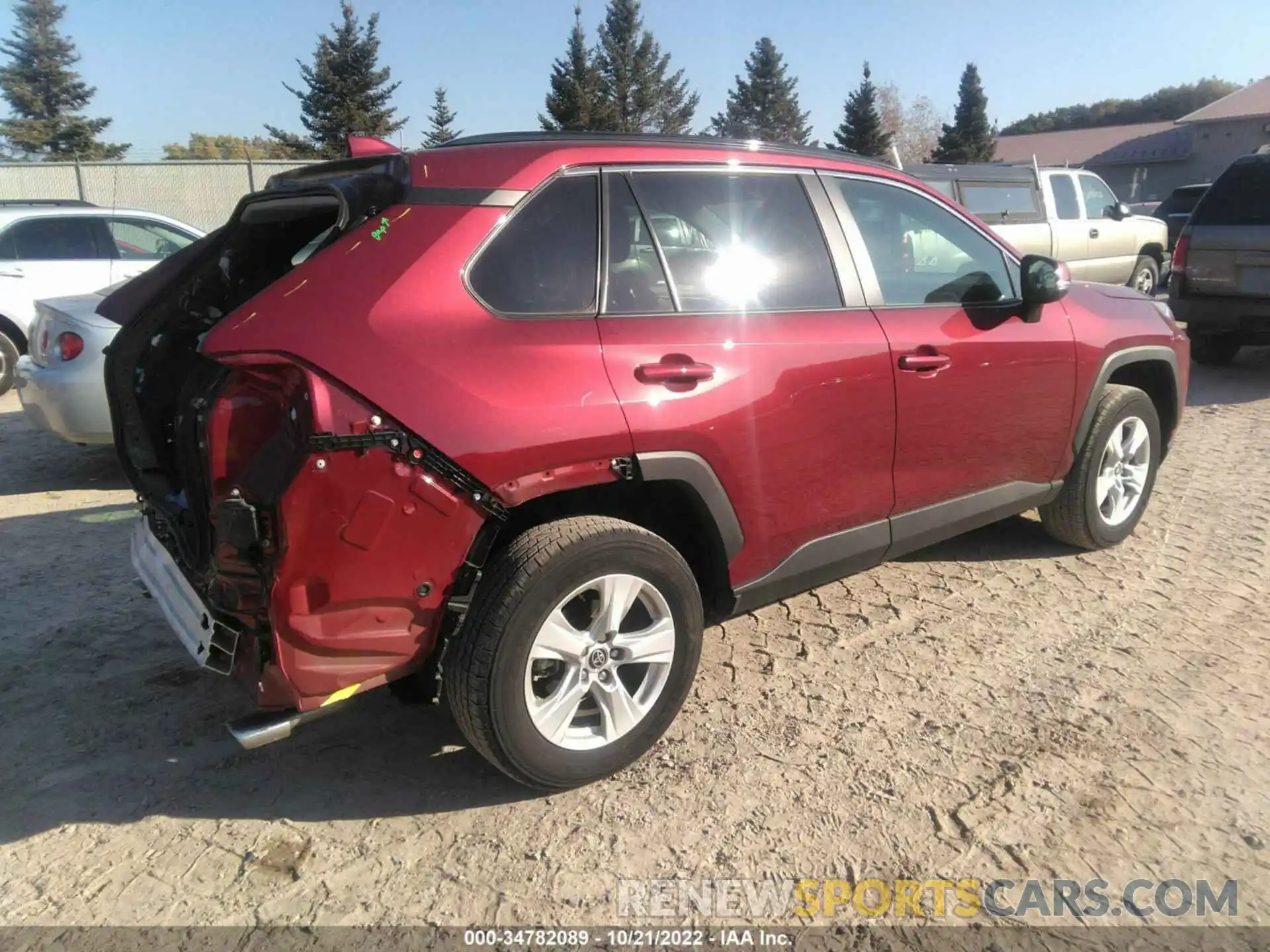 4 Photograph of a damaged car 2T3P1RFV5MW221369 TOYOTA RAV4 2021