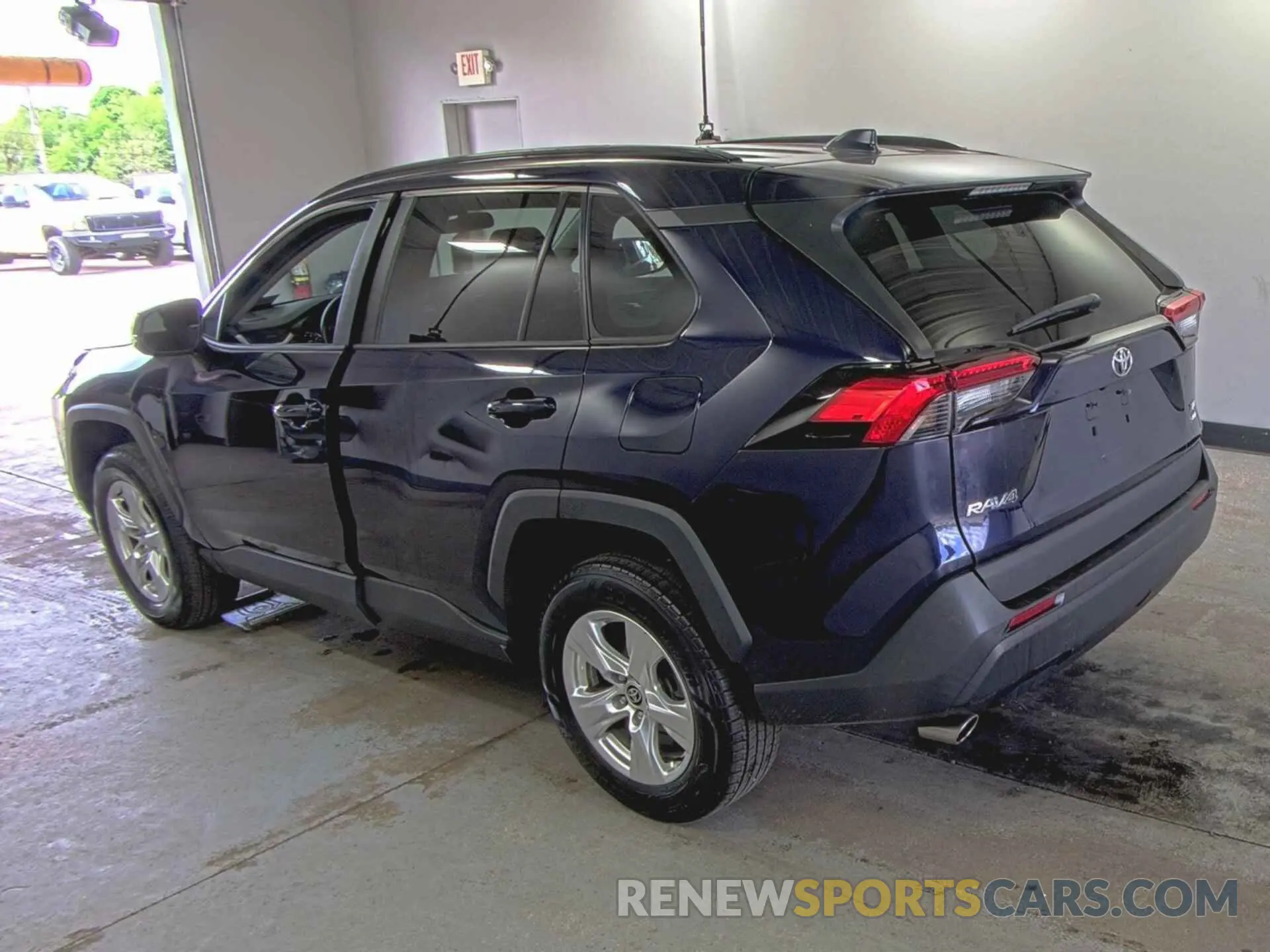 1 Photograph of a damaged car 2T3P1RFV5MW230623 TOYOTA RAV4 2021