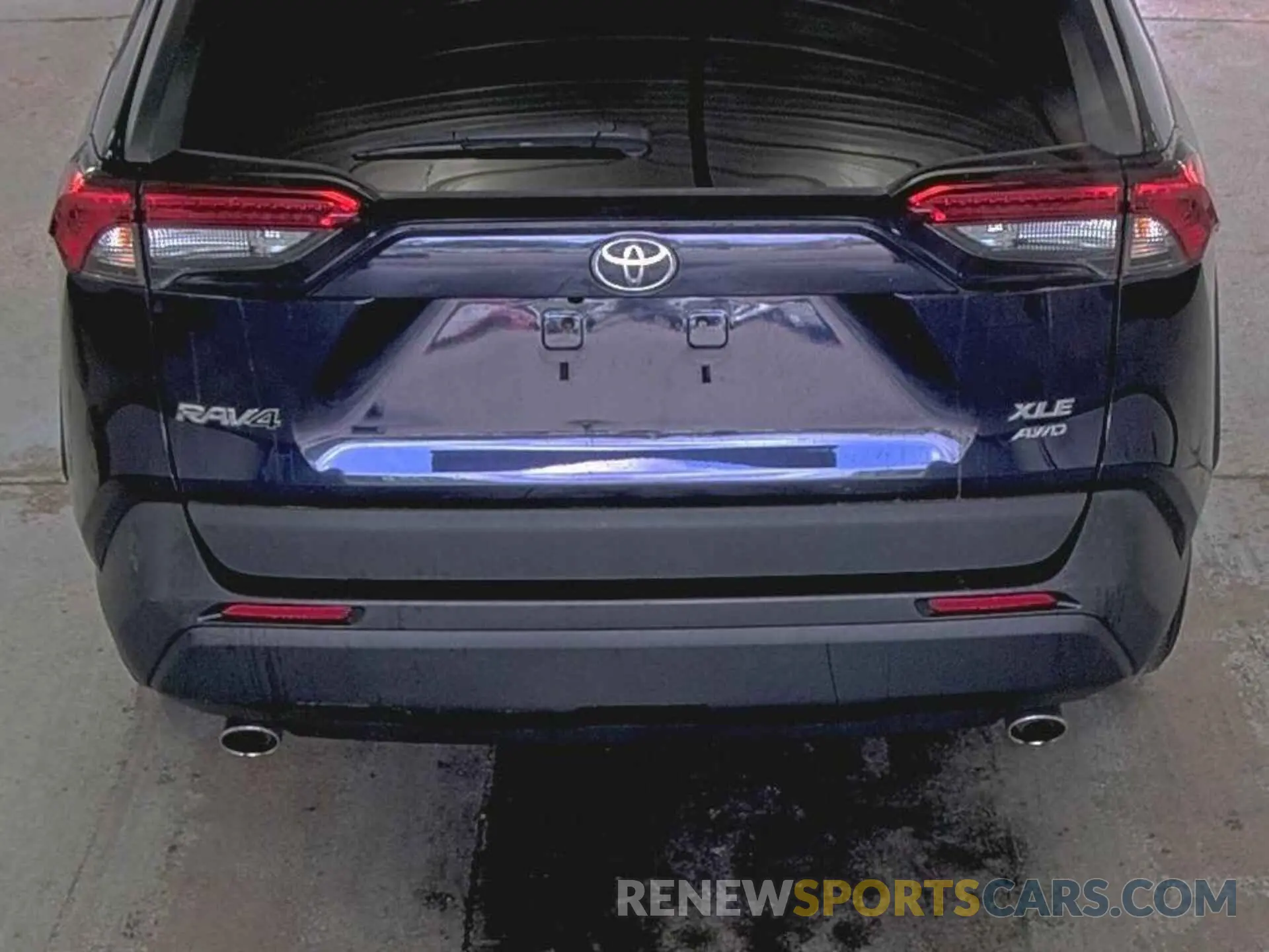11 Photograph of a damaged car 2T3P1RFV5MW230623 TOYOTA RAV4 2021