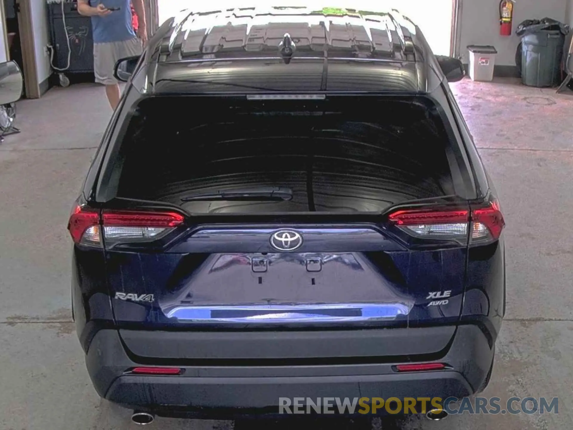 14 Photograph of a damaged car 2T3P1RFV5MW230623 TOYOTA RAV4 2021