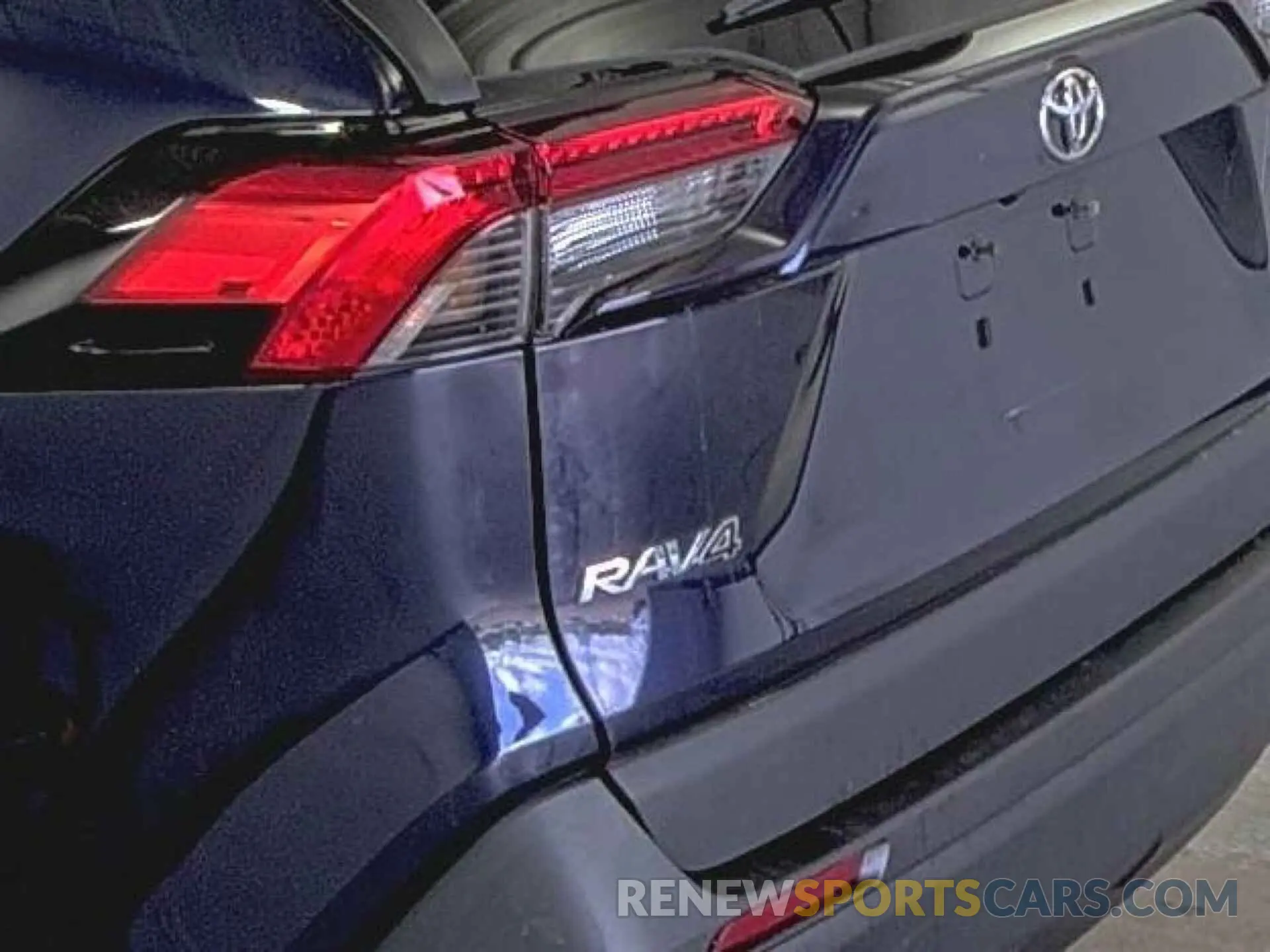 20 Photograph of a damaged car 2T3P1RFV5MW230623 TOYOTA RAV4 2021