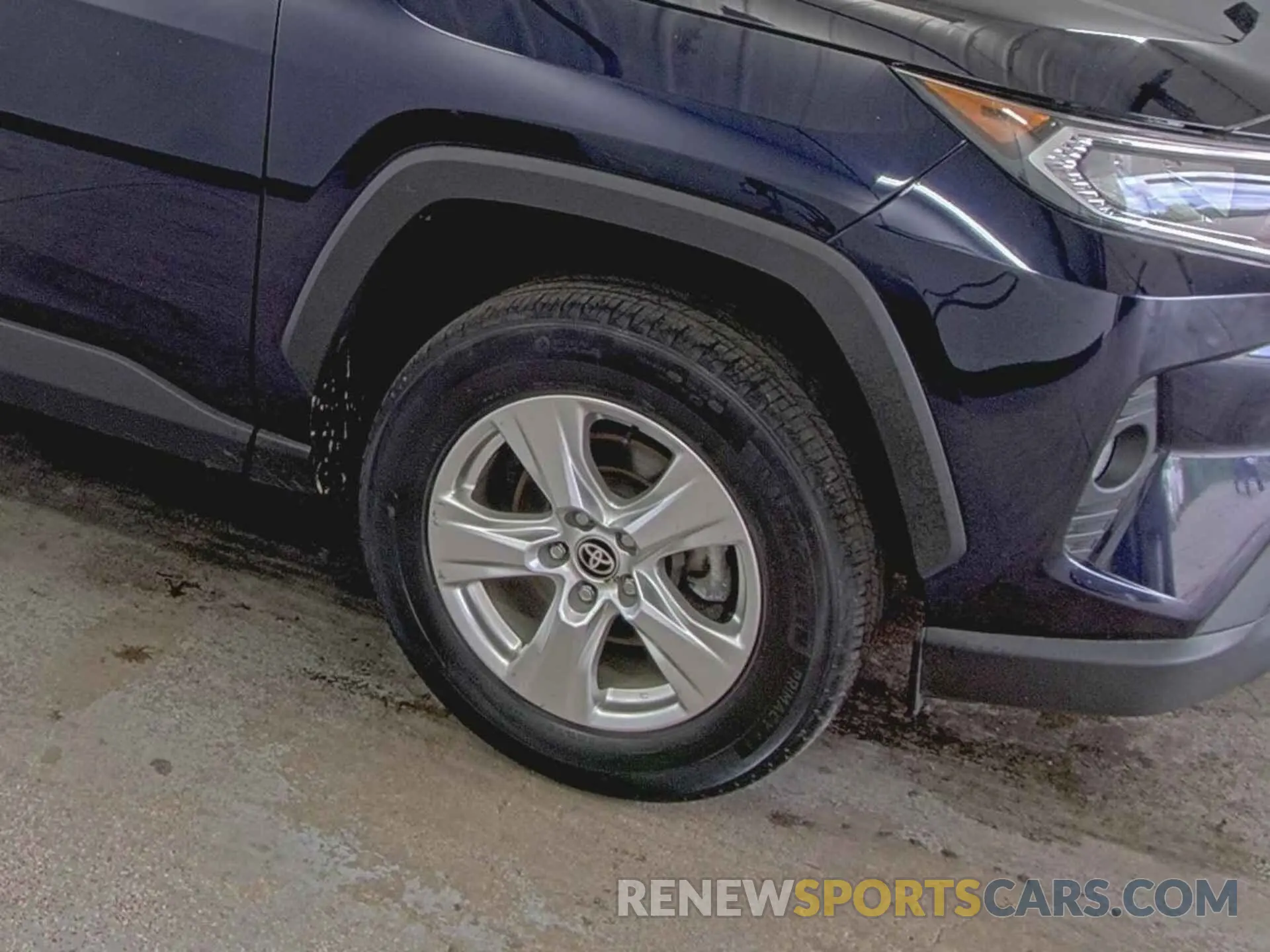 22 Photograph of a damaged car 2T3P1RFV5MW230623 TOYOTA RAV4 2021