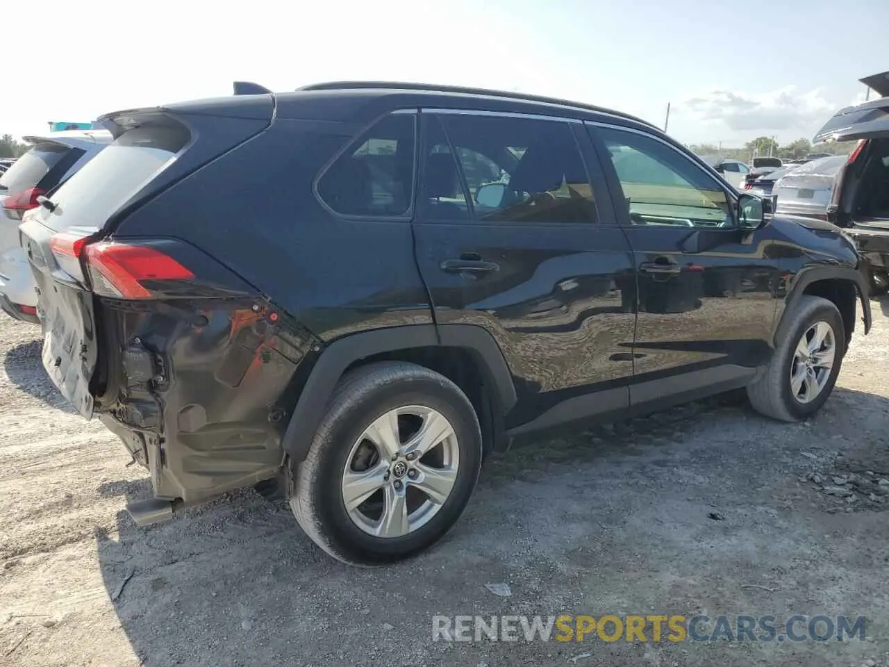 3 Photograph of a damaged car 2T3P1RFV5MW237443 TOYOTA RAV4 2021