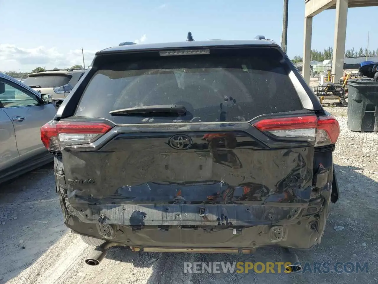 6 Photograph of a damaged car 2T3P1RFV5MW237443 TOYOTA RAV4 2021