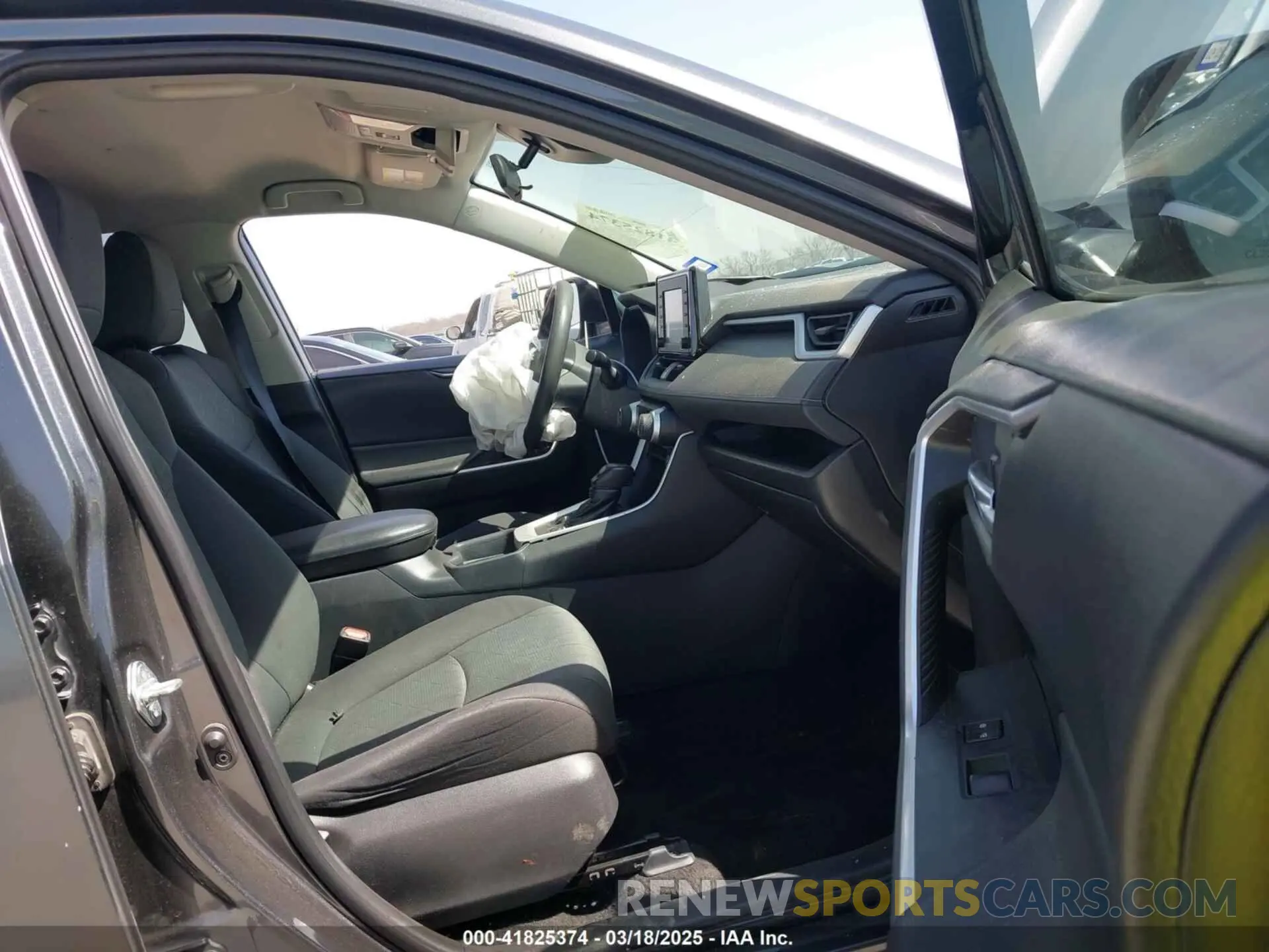 5 Photograph of a damaged car 2T3P1RFV6MC143475 TOYOTA RAV4 2021