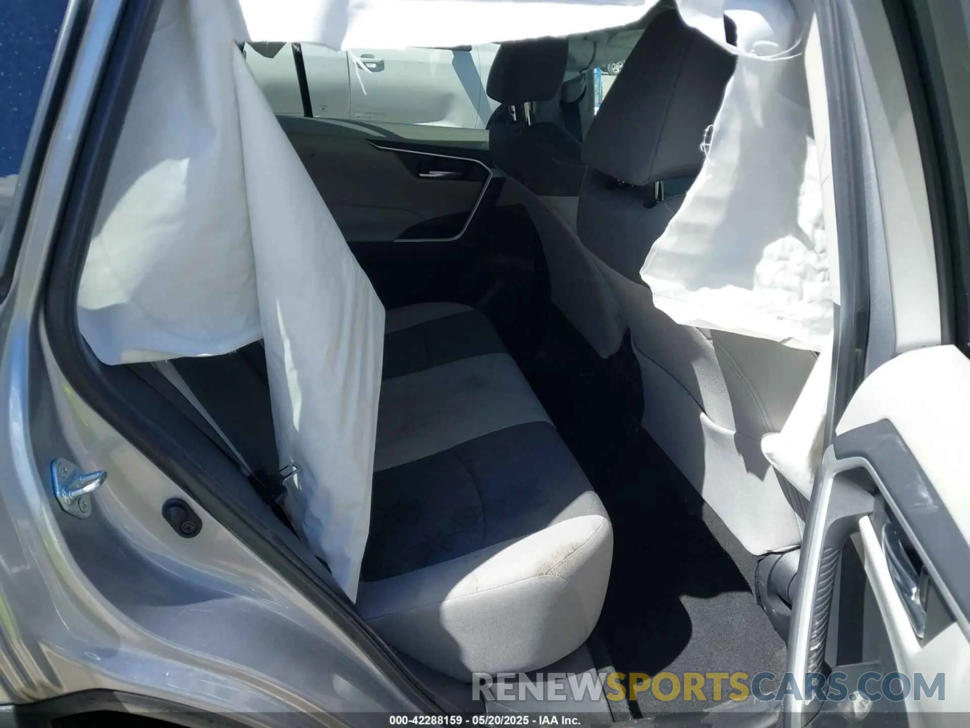 8 Photograph of a damaged car 2T3P1RFV6MC153214 TOYOTA RAV4 2021