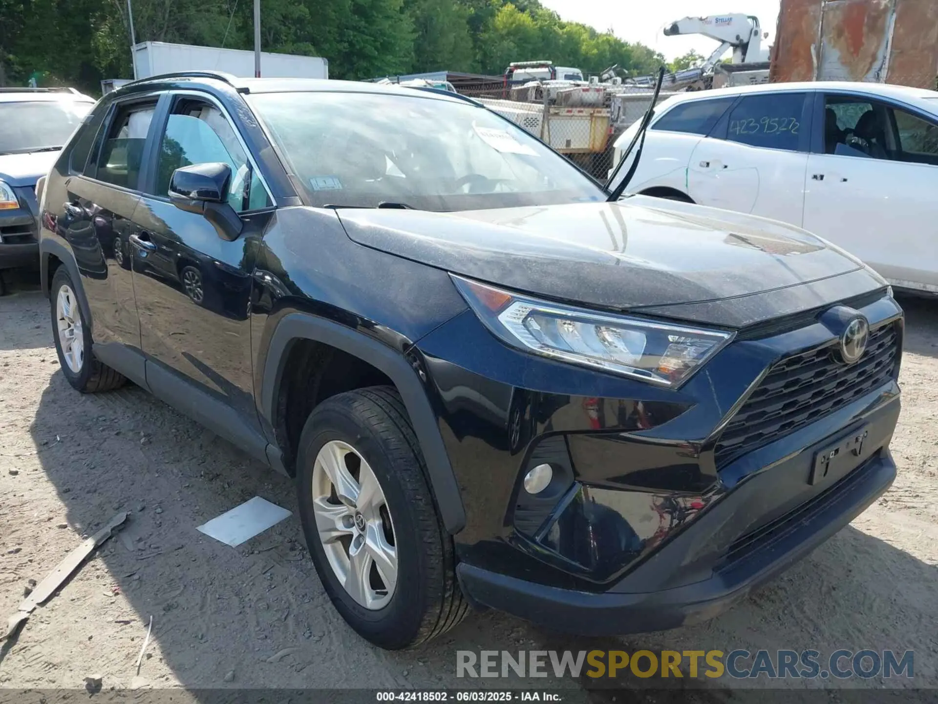 1 Photograph of a damaged car 2T3P1RFV6MC182924 TOYOTA RAV4 2021