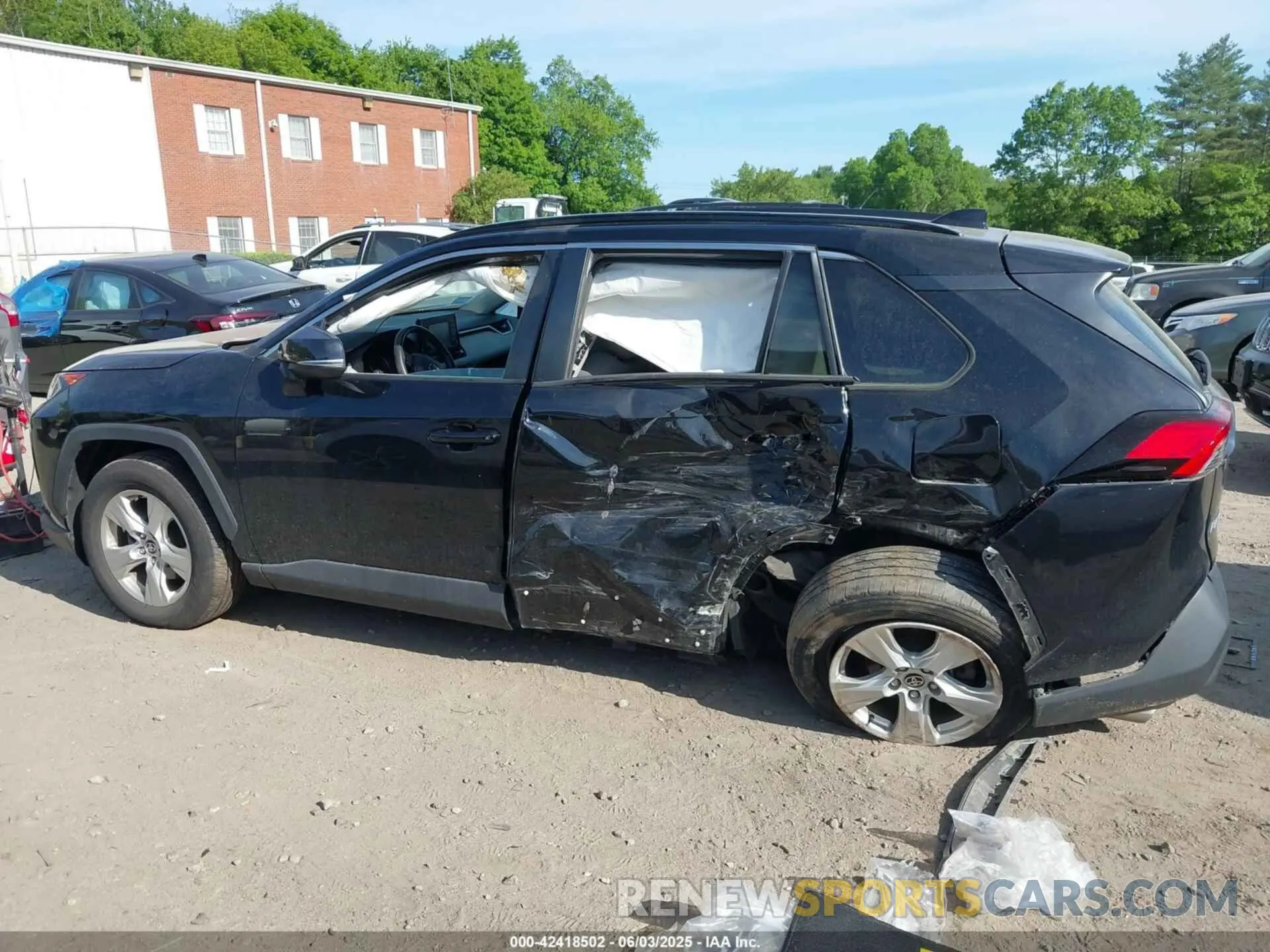13 Photograph of a damaged car 2T3P1RFV6MC182924 TOYOTA RAV4 2021