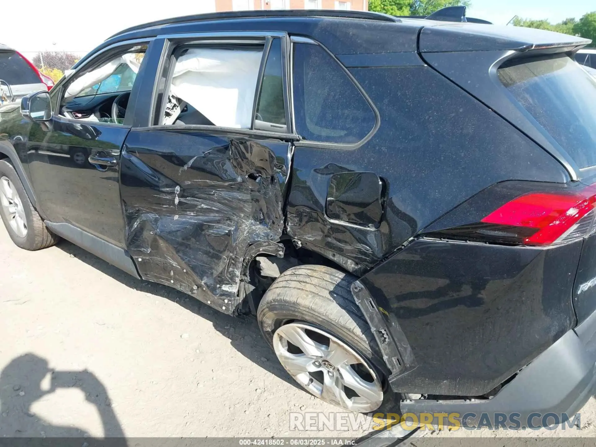 6 Photograph of a damaged car 2T3P1RFV6MC182924 TOYOTA RAV4 2021