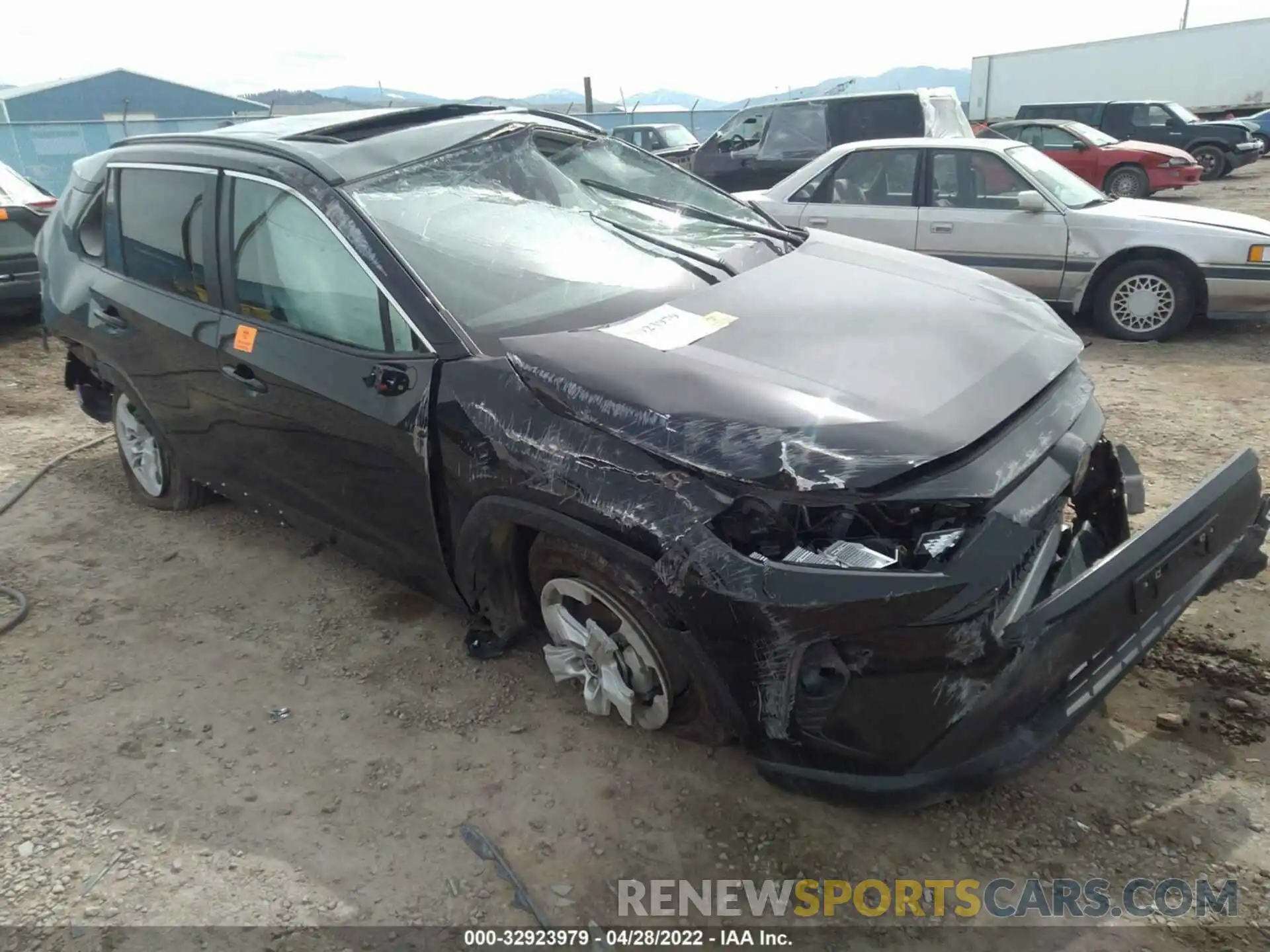 1 Photograph of a damaged car 2T3P1RFV6MC188819 TOYOTA RAV4 2021