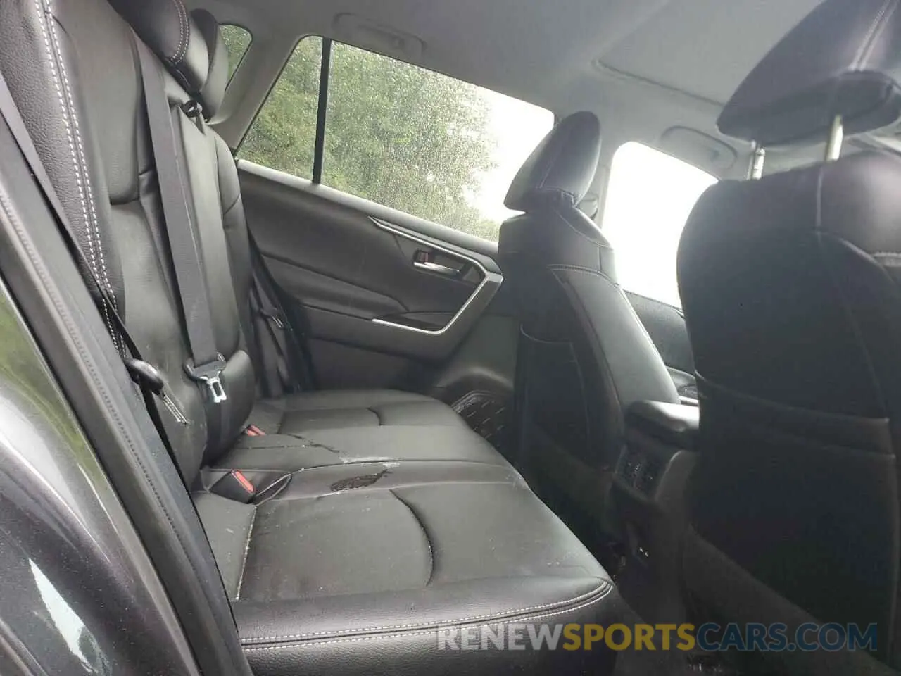 11 Photograph of a damaged car 2T3P1RFV6MC189100 TOYOTA RAV4 2021