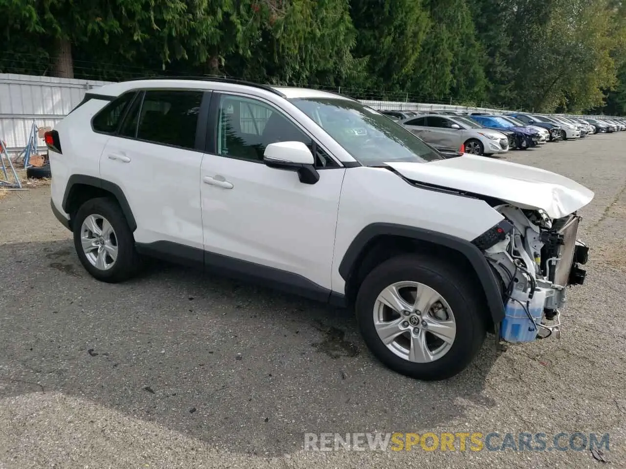 4 Photograph of a damaged car 2T3P1RFV6MC190070 TOYOTA RAV4 2021