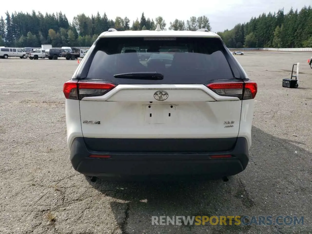 6 Photograph of a damaged car 2T3P1RFV6MC190070 TOYOTA RAV4 2021