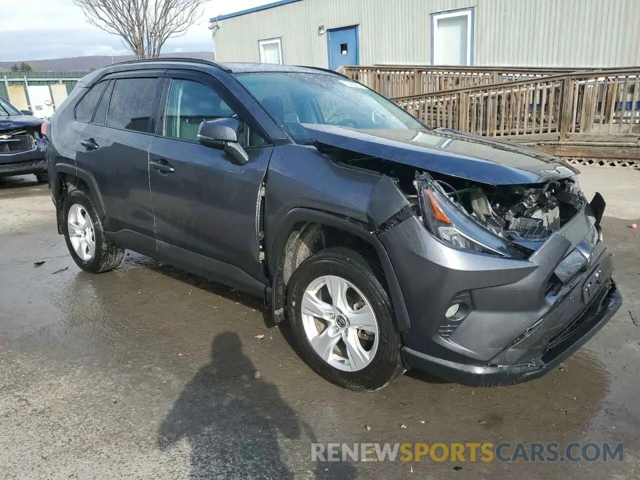 4 Photograph of a damaged car 2T3P1RFV6MC192305 TOYOTA RAV4 2021