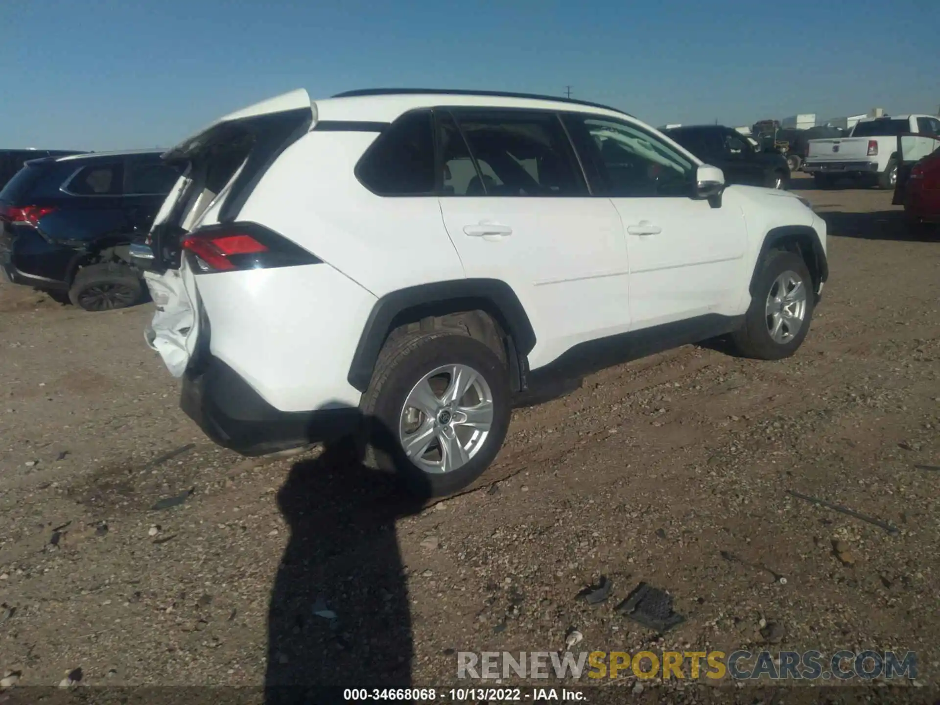 4 Photograph of a damaged car 2T3P1RFV6MC210365 TOYOTA RAV4 2021